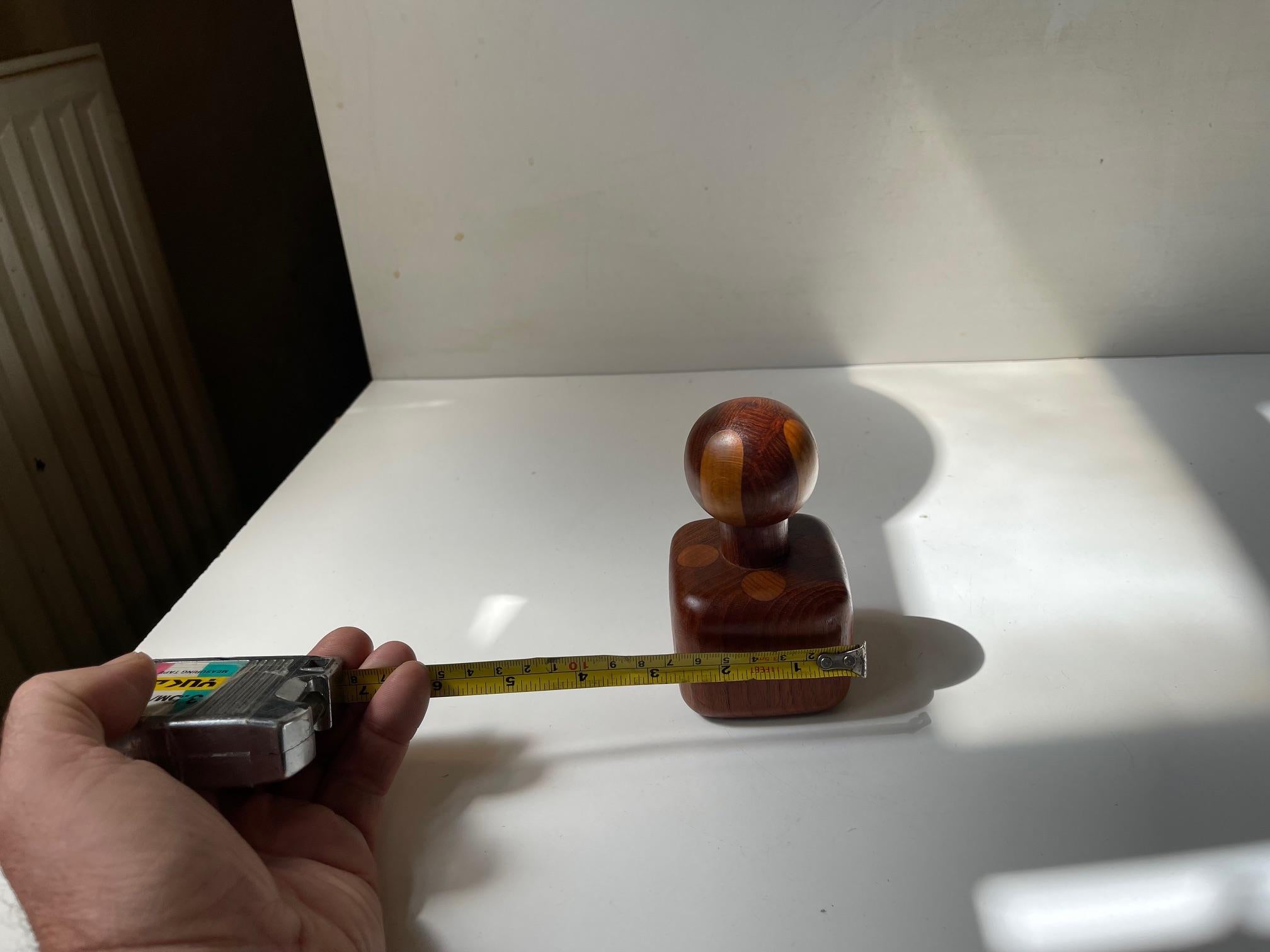 Birgit Krogh Organic Modern Pfeffermühle aus Teakholz und Buche für Richard Nissen (Mitte des 20. Jahrhunderts) im Angebot