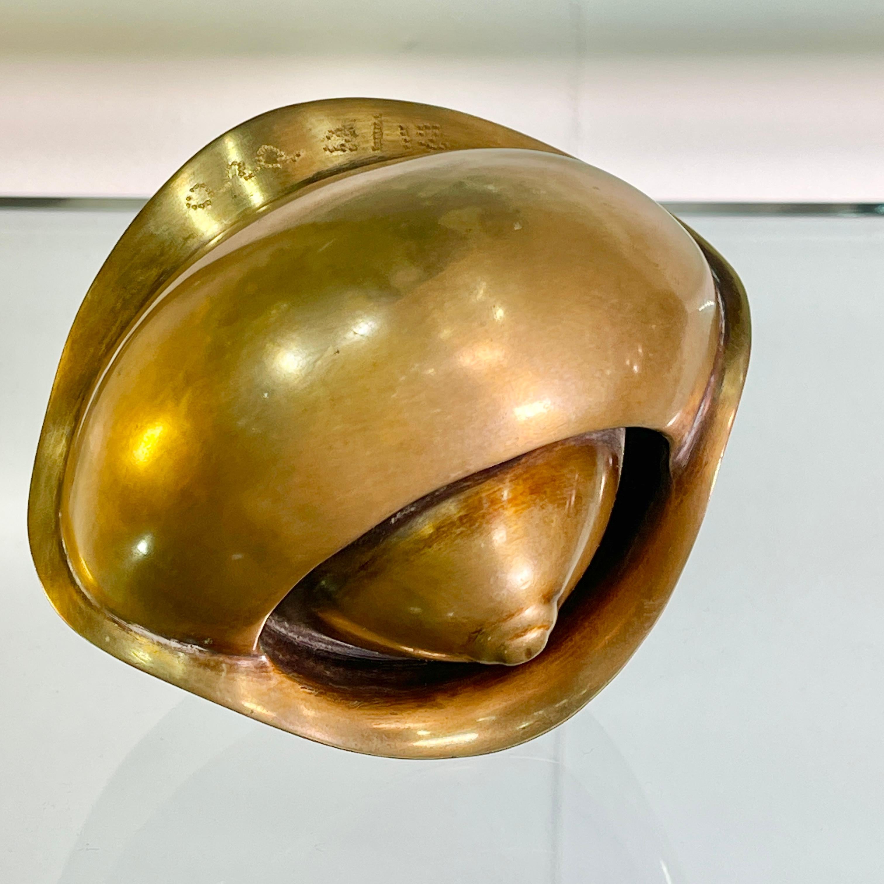 Birgitta Ara, finlandesa (1935 - 2009) Tres esculturas de bronce - Fe, esperanza y amor en venta 4