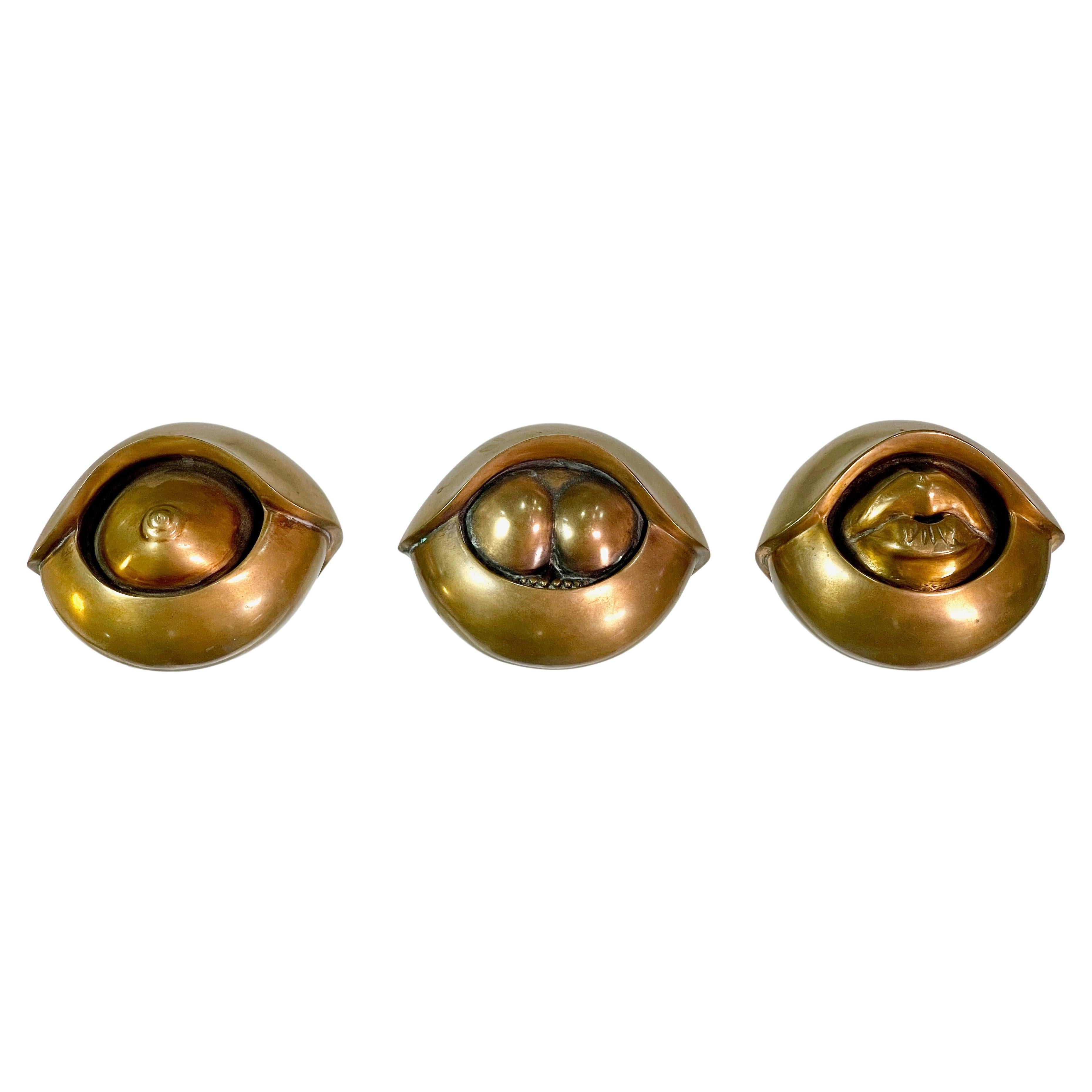 Birgitta Ara, finlandesa (1935 - 2009) Tres esculturas de bronce - Fe, esperanza y amor en venta