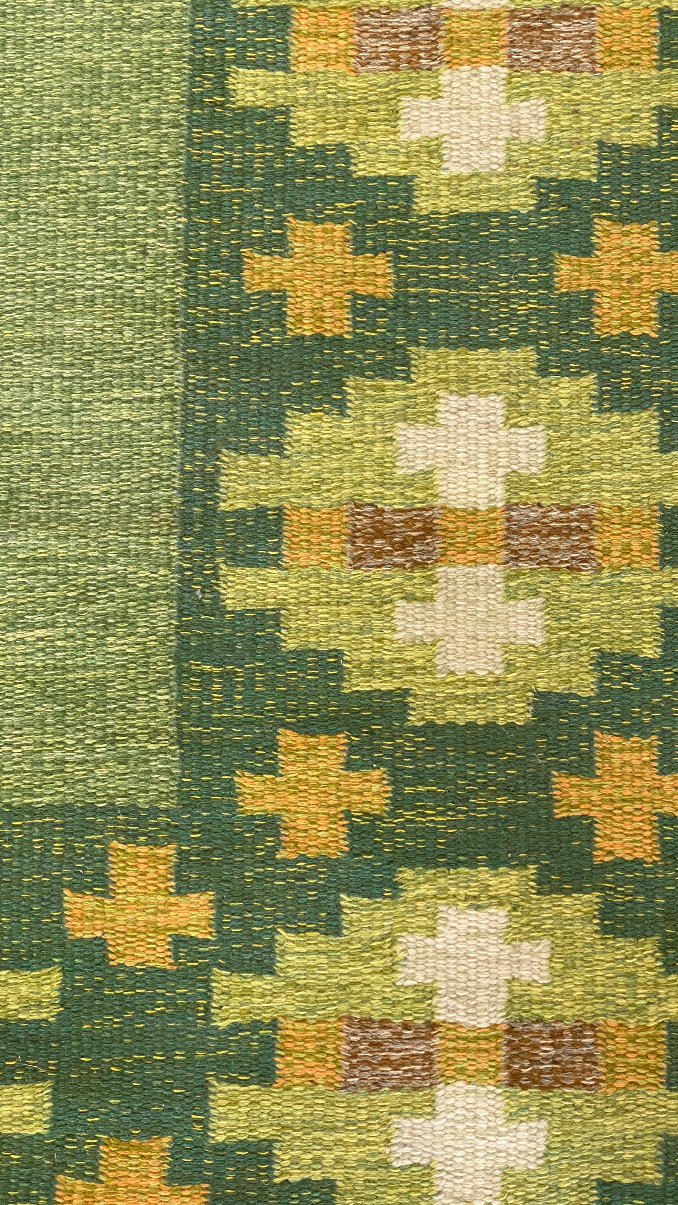 A handwoven modernist flat-weave carpet / rug by Birgitta Södergren. Most likely woven in the 1950s. Handwoven in wool, using a Kilim technique. Signed

Follows a lineage of modernist rugs produced in Sweden throughout the 20th century. Other