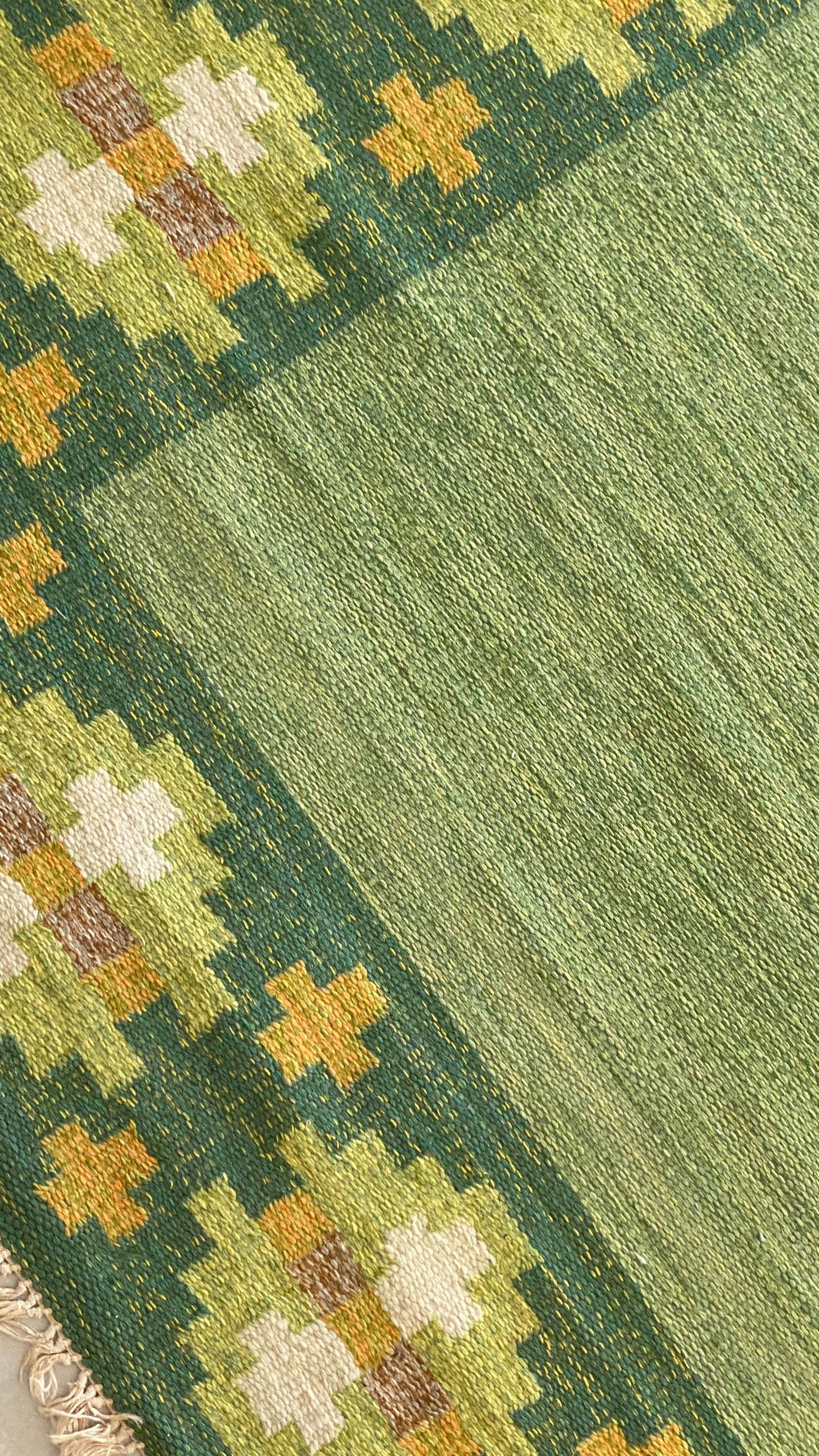 Birgitta Sdergren, signierter Flachgewebe-Teppich, grün getönte Wolle, Schweden, 1950er Jahre (Skandinavische Moderne) im Angebot