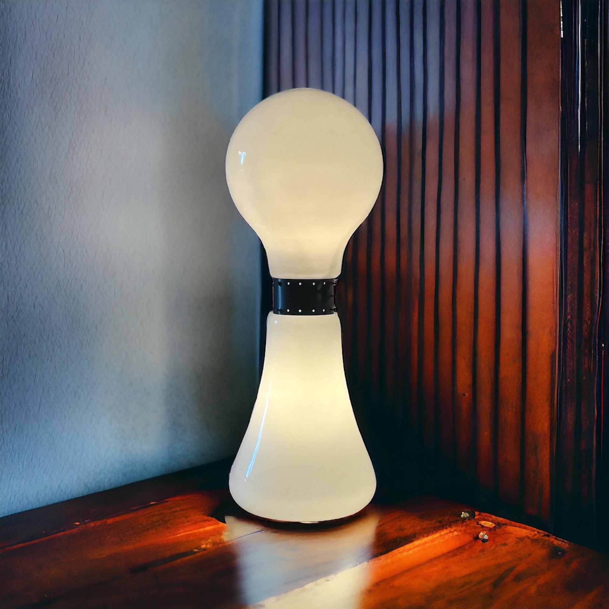 Metallo Lampada da terra Birillo in vetro opalino di Carlo Nason per Mazzega, anni '70