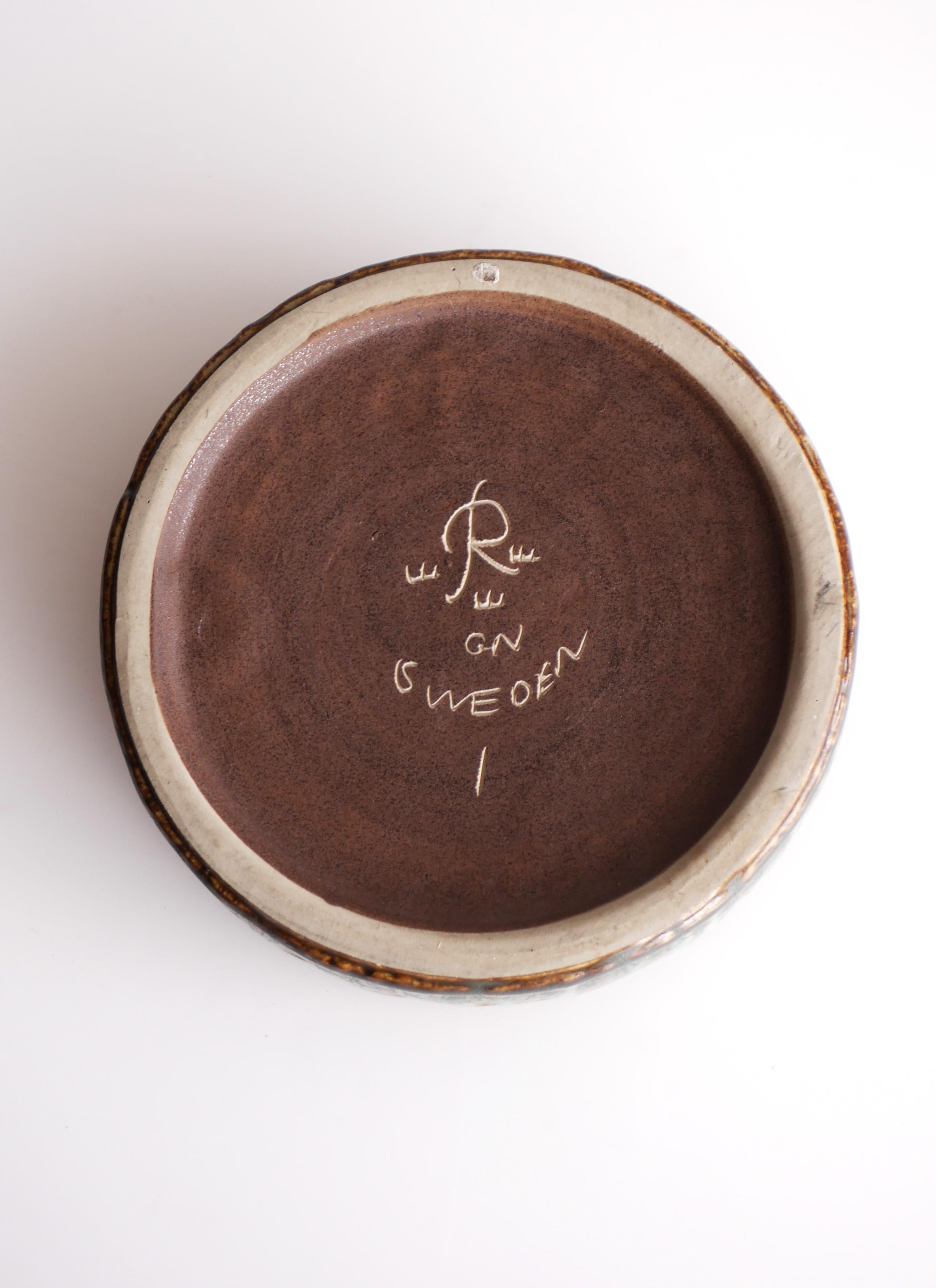 'Birka' bowl by Gunnar Nylund, Scandinavian Art pottery from Rörstrand, Sweden. For Sale 3