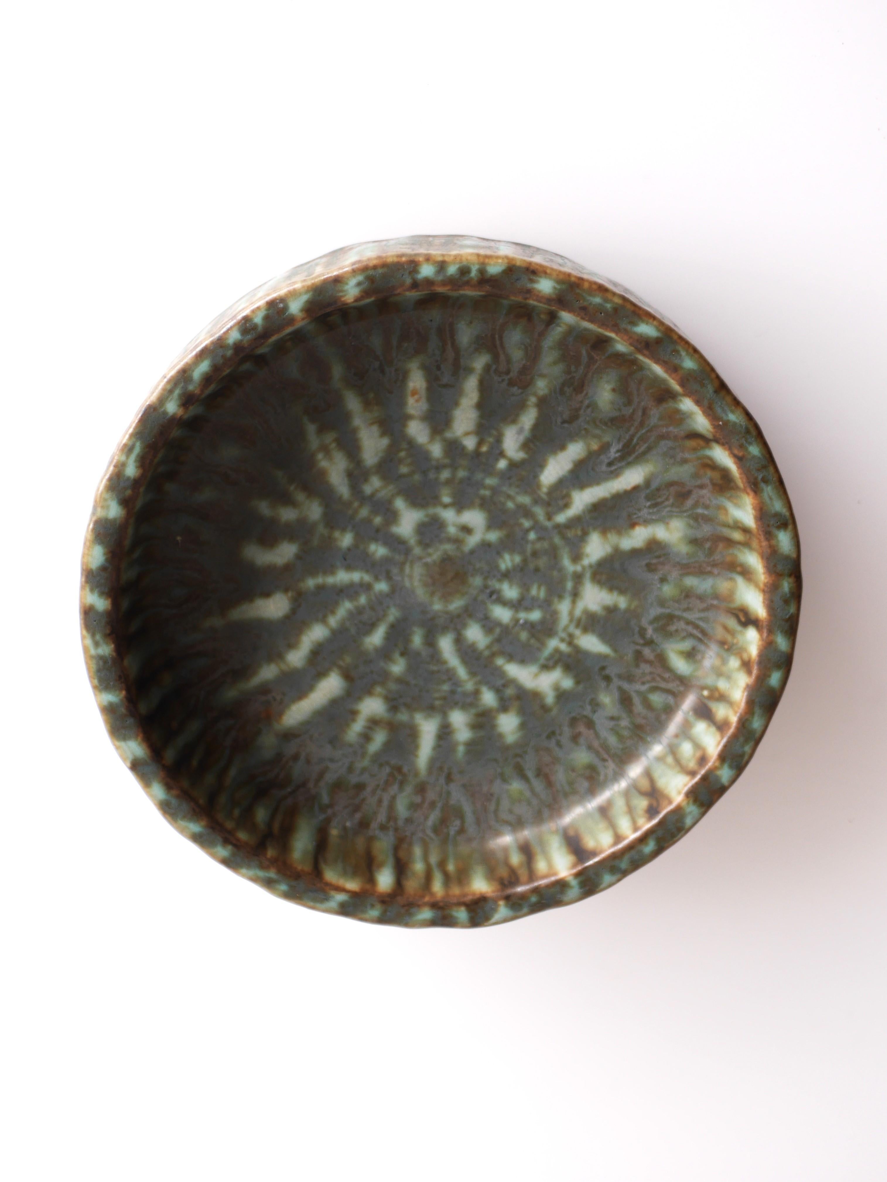 'Birka' bowl by Gunnar Nylund, Scandinavian Art pottery from Rörstrand, Sweden. For Sale 4