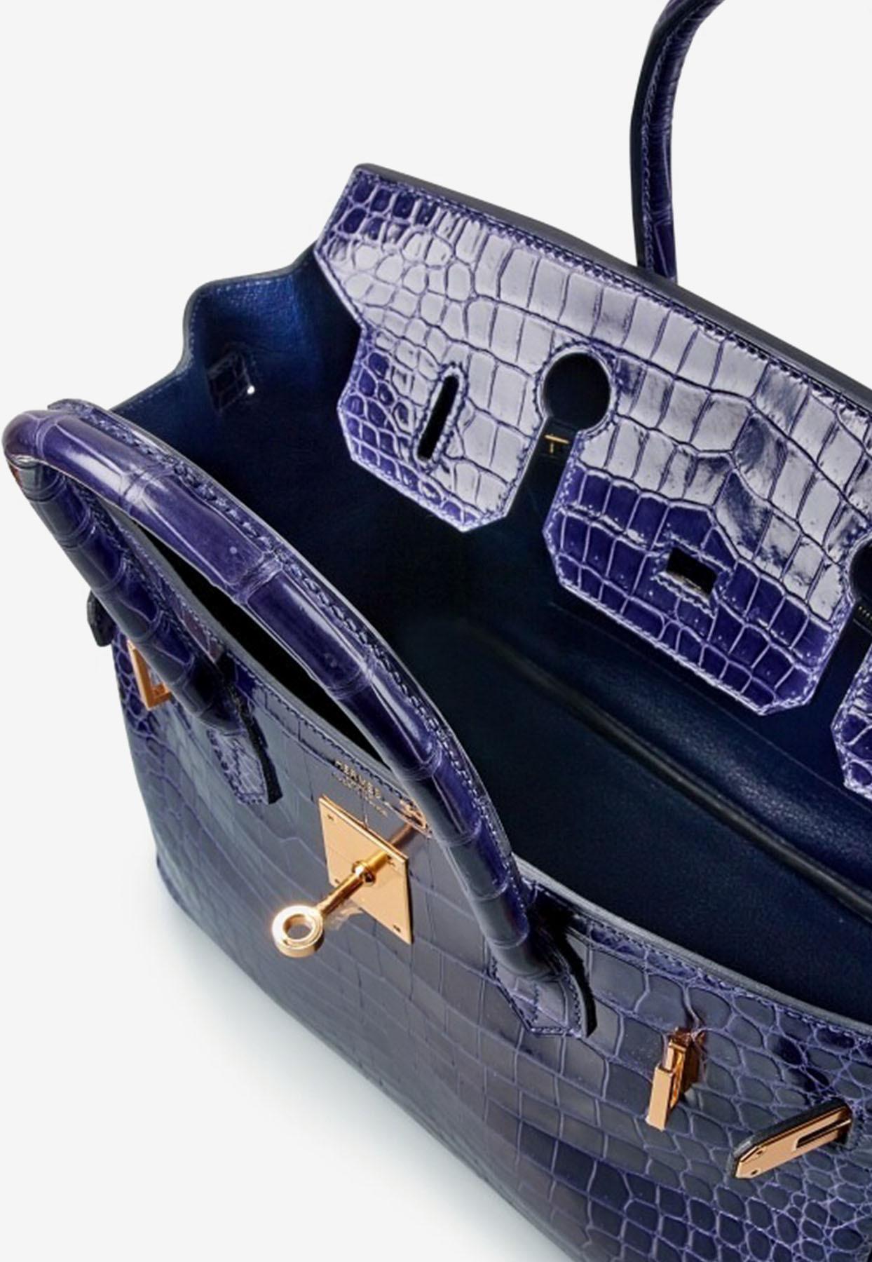 Women's Birkin 25 in Bleu Encre Porosus Crocodile Leather with Gold Hardware For Sale