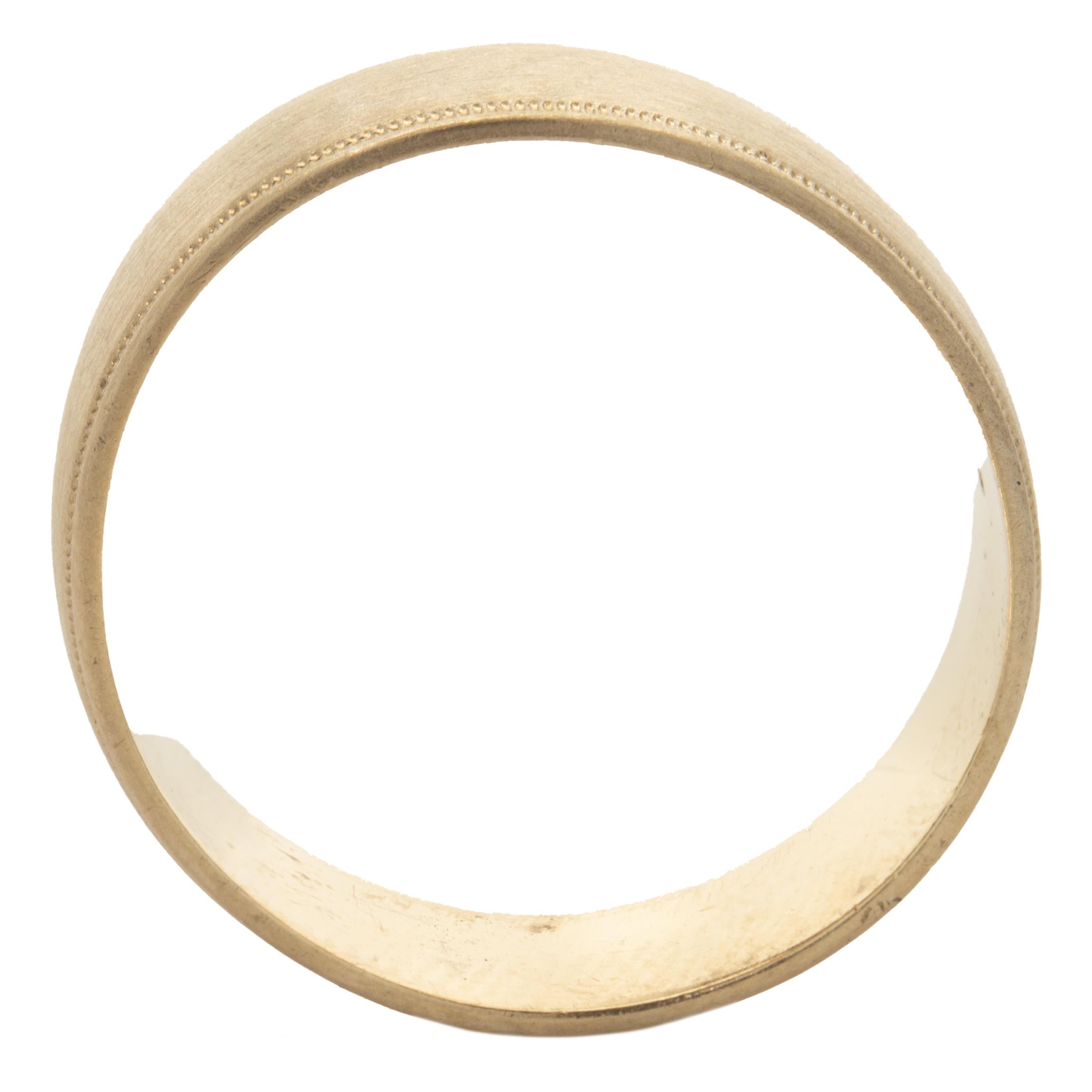 Designer: Birks
Material: 14K Gelbgold
Gewicht:  6.02 Gramm
Abmessungen: Band ist 6,50 mm breit
Größe 11 (weitere Größen auf Anfrage erhältlich)