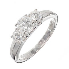 Birks Anillo de compromiso de tres piedras en platino y diamantes de 0,86 quilates