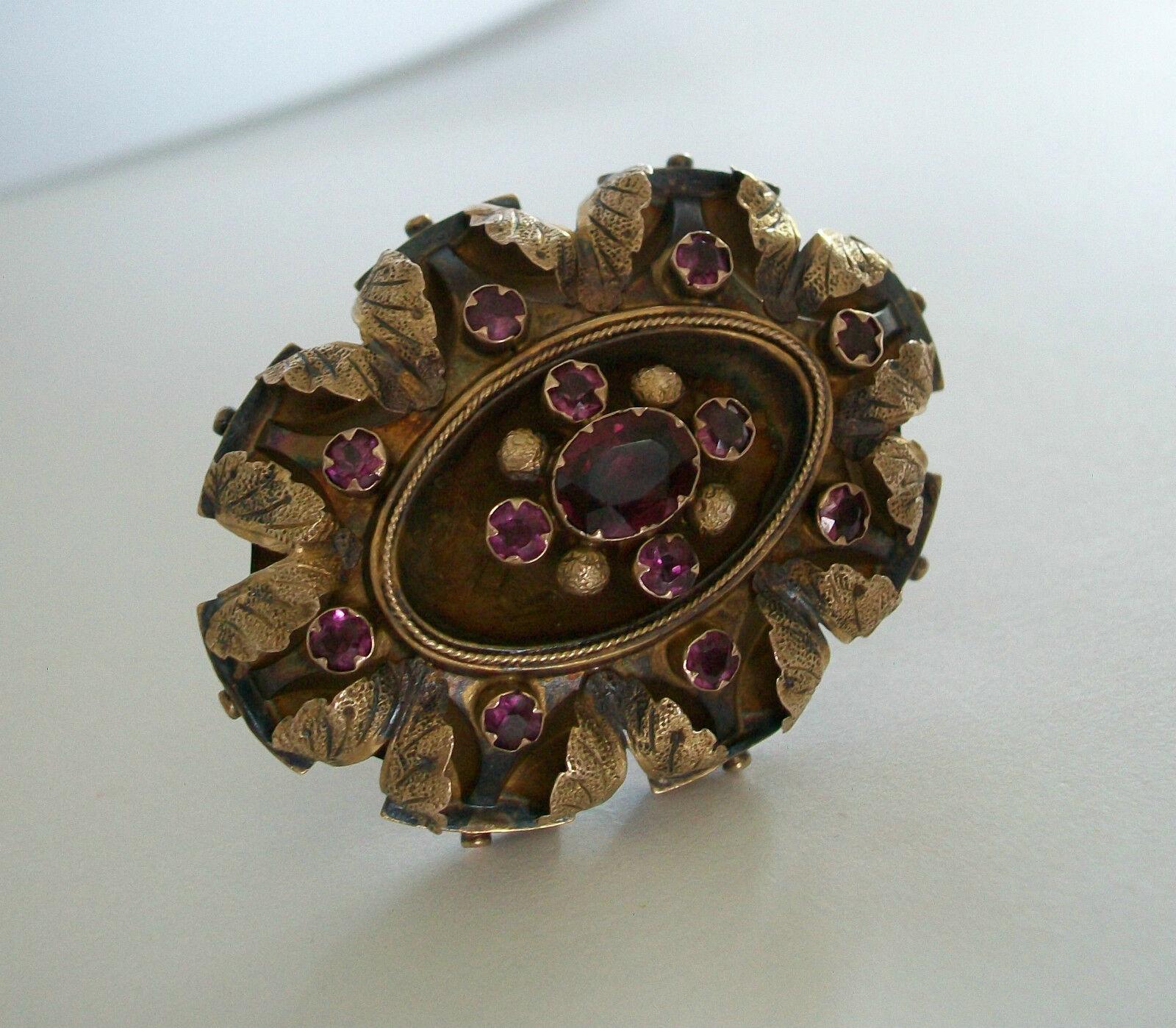 Birks, Antique Purple Tourmaline & 14K Yellow Gold Brooch, Canada, Circa 1900 In Good Condition For Sale In Chatham, CA