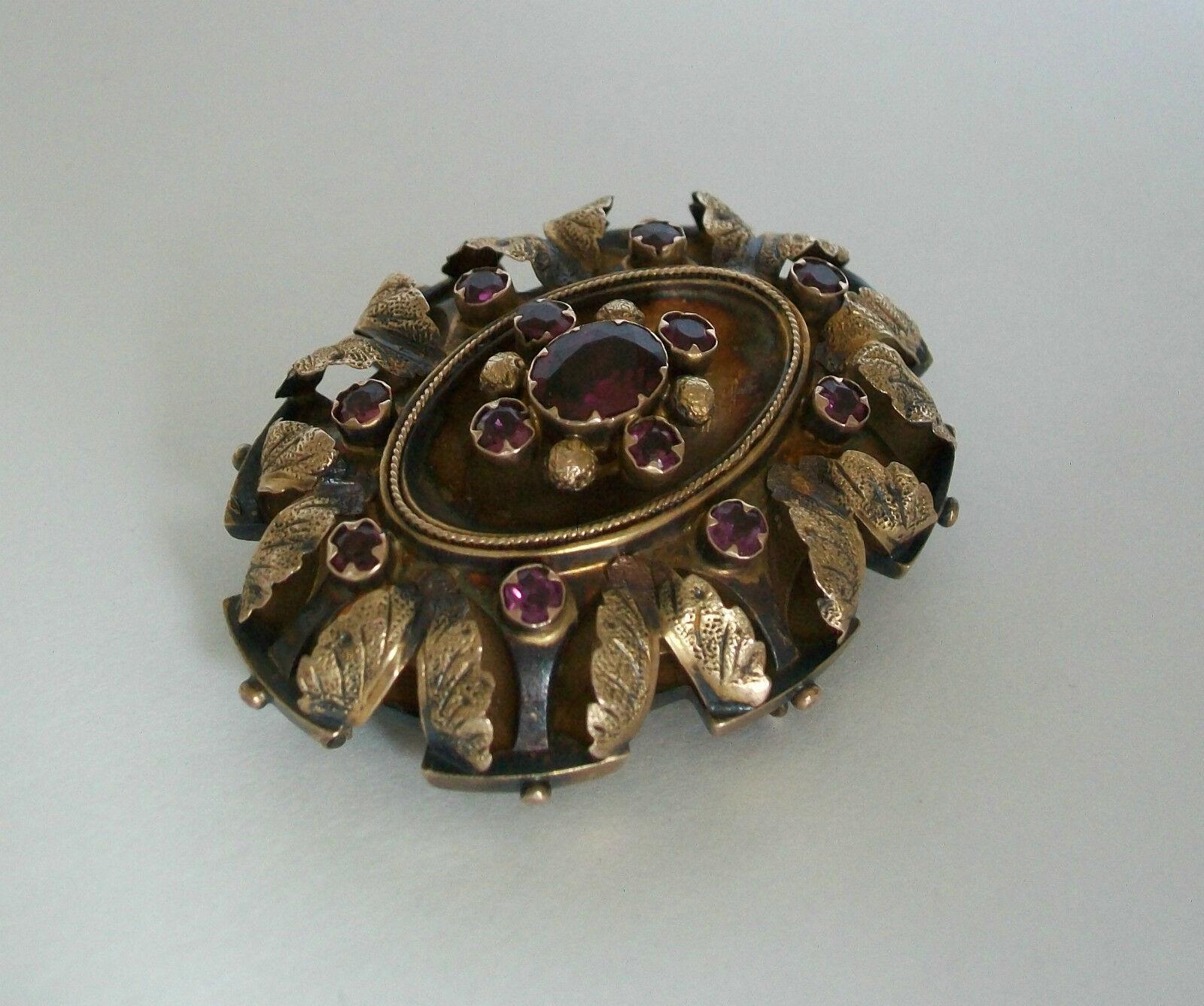 Birks, Antique Purple Tourmaline & 14K Yellow Gold Brooch, Canada, Circa 1900 For Sale 1