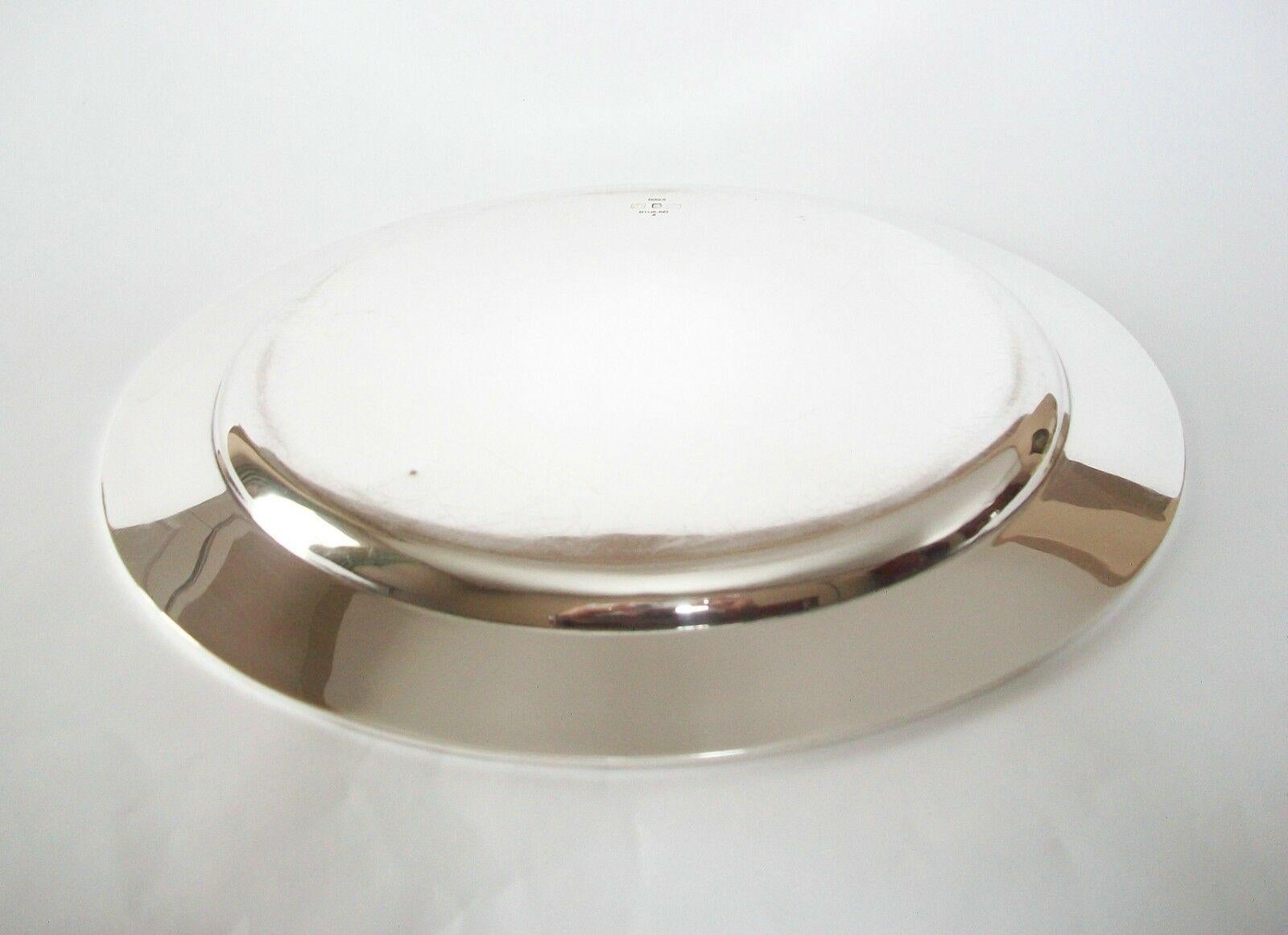 Birks, Antique Sterling Silver Serving Tray, Canada 'Montreal', Circa 1919 For Sale 1