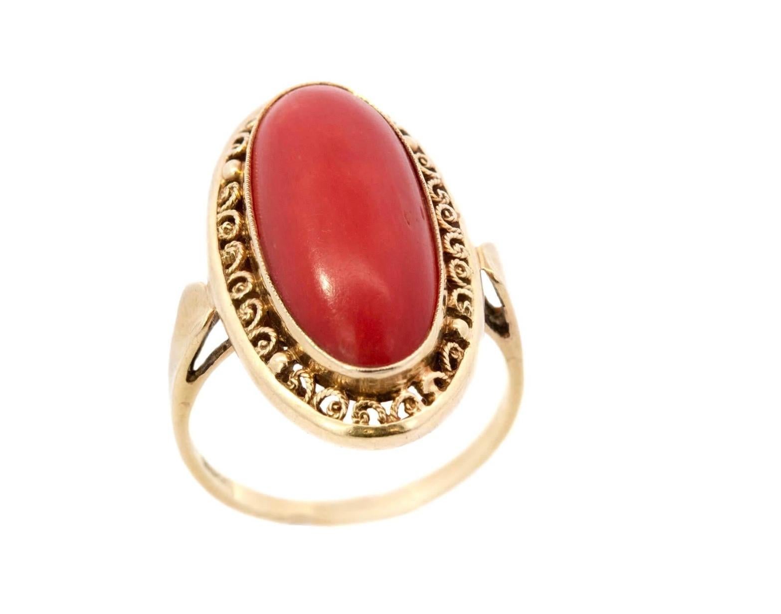 BIRKS Anillo victoriano tardío de coral sangre de buey de 14 quilates en venta 1