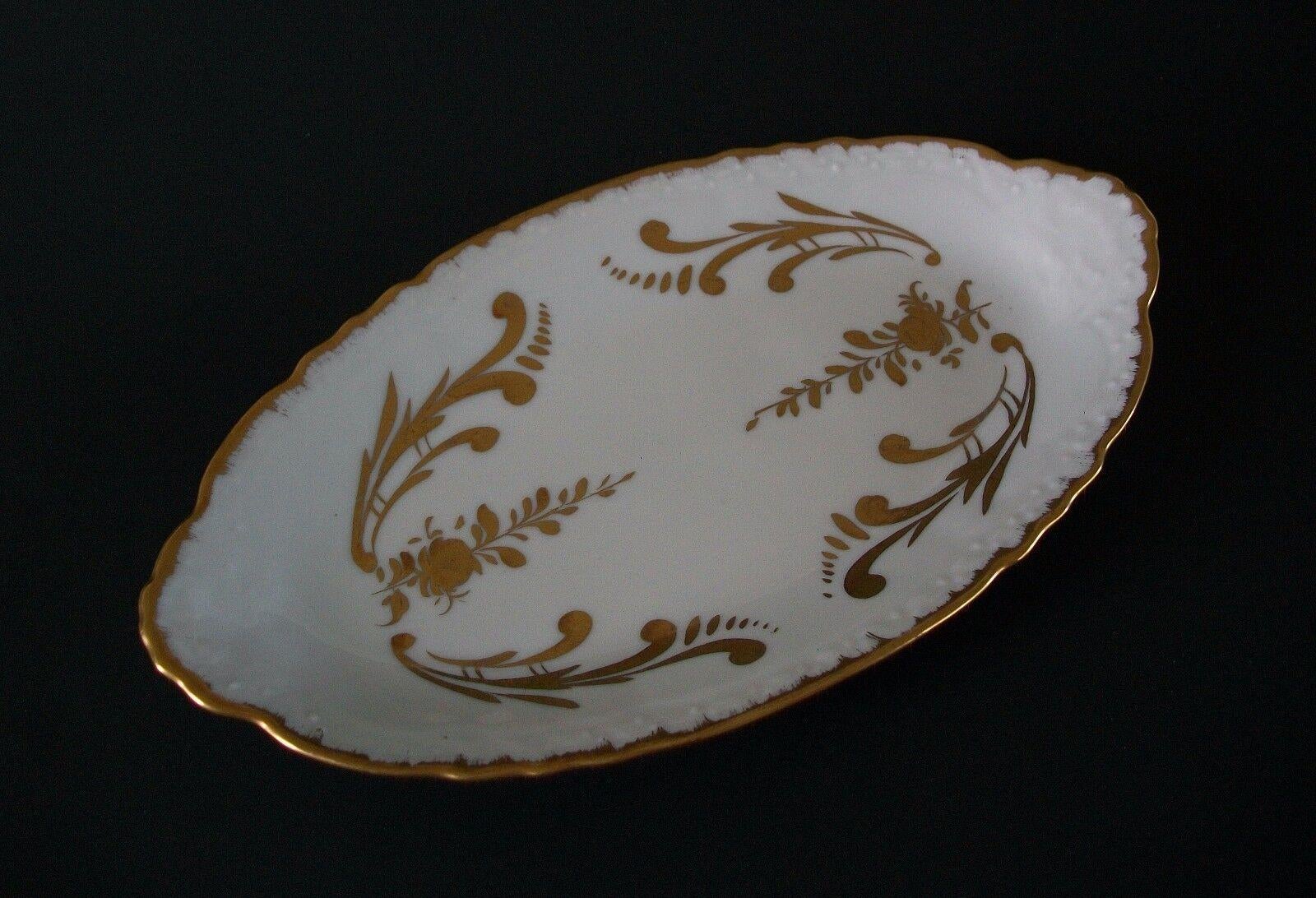 Birks Limoges, Gilt Porcelain Cream/Sugar/Tray, France, Mid-20th Century In Good Condition For Sale In Chatham, ON