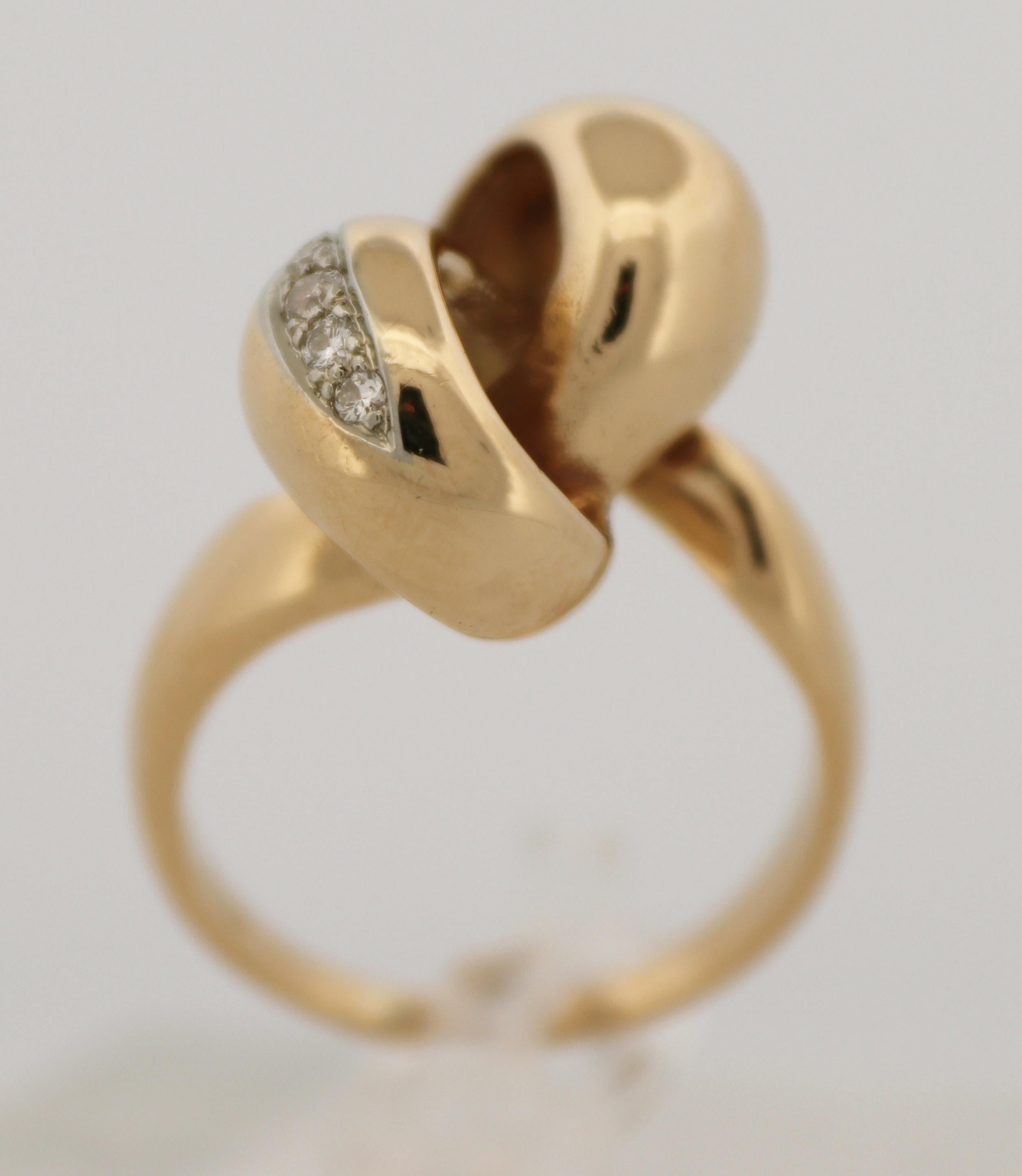 Artisan Birks Natural Diamond, 18K Yellow Gold Ribbon Ring For Sale