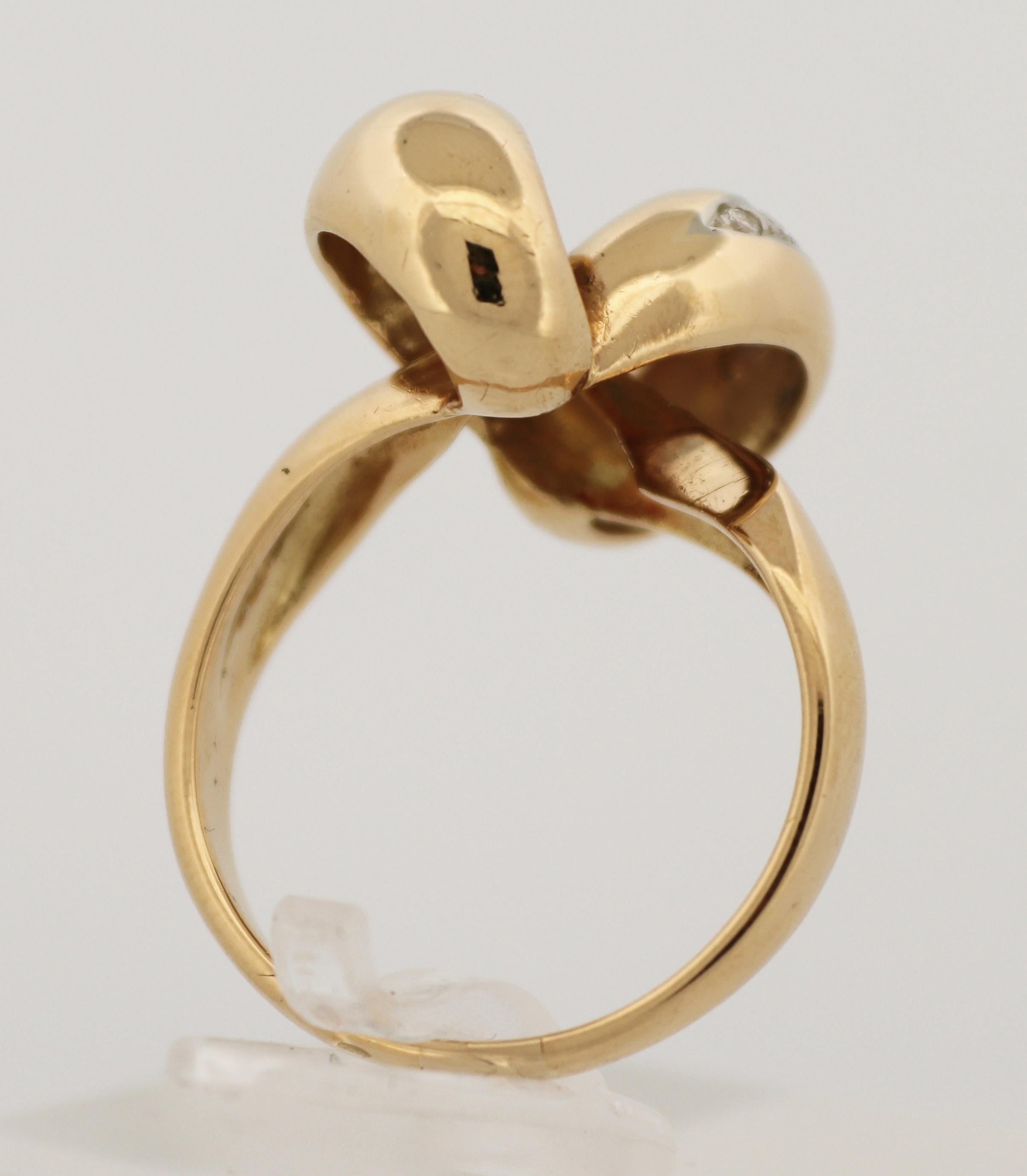 Birks Natural Diamond, 18K Yellow Gold Ribbon Ring For Sale 1