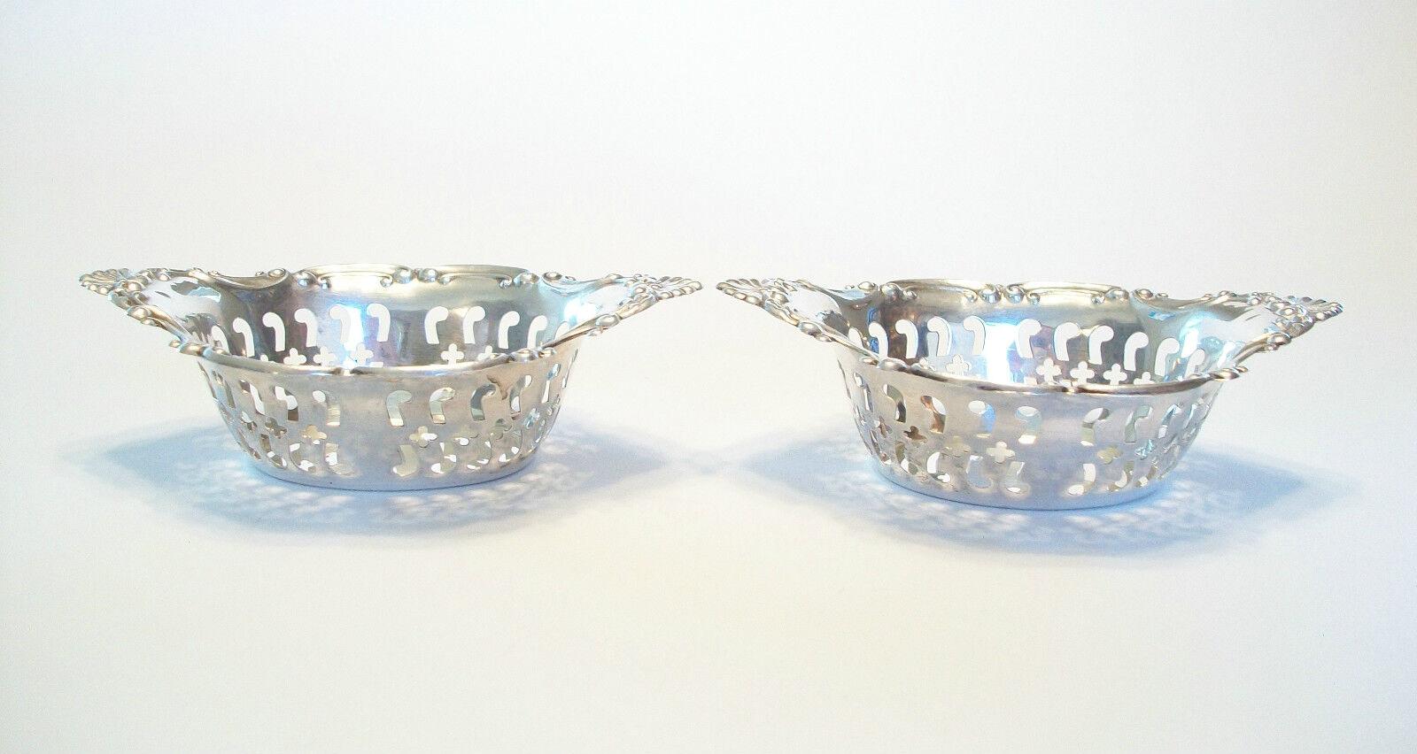 Hand-Crafted BIRKS - Pair of Pierced Sterling Silver Candy Dishes - Canada - Mid 20th Century For Sale