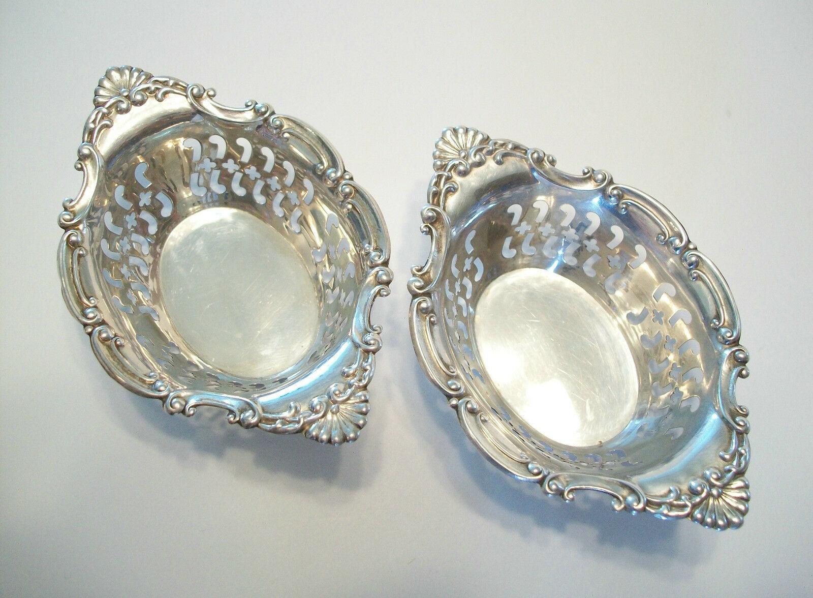 BIRKS - Pair of Pierced Sterling Silver Candy Dishes - Canada - Mid 20th Century For Sale 1