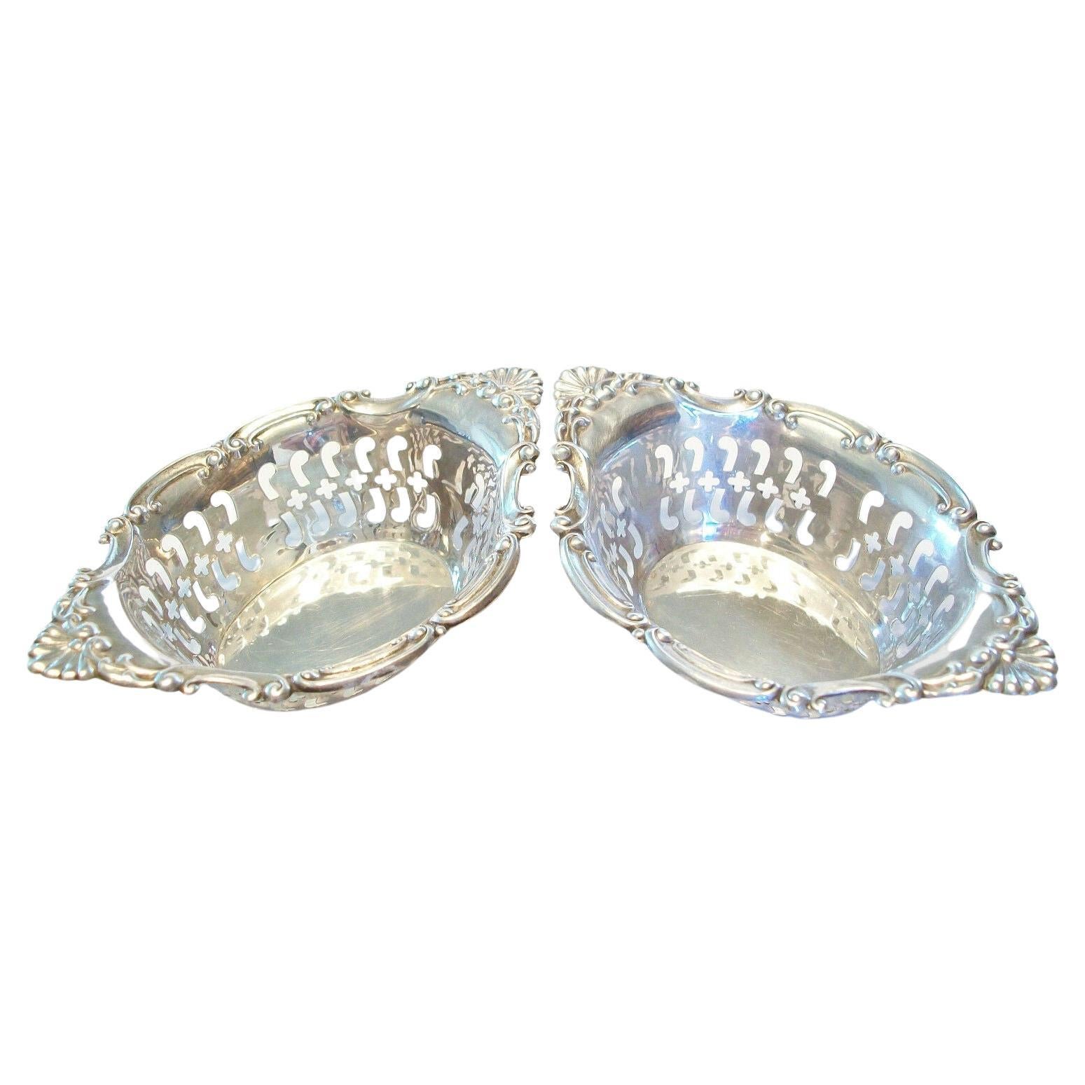 BIRKS - Pair of Pierced Sterling Silver Candy Dishes - Canada - Mid 20th Century For Sale