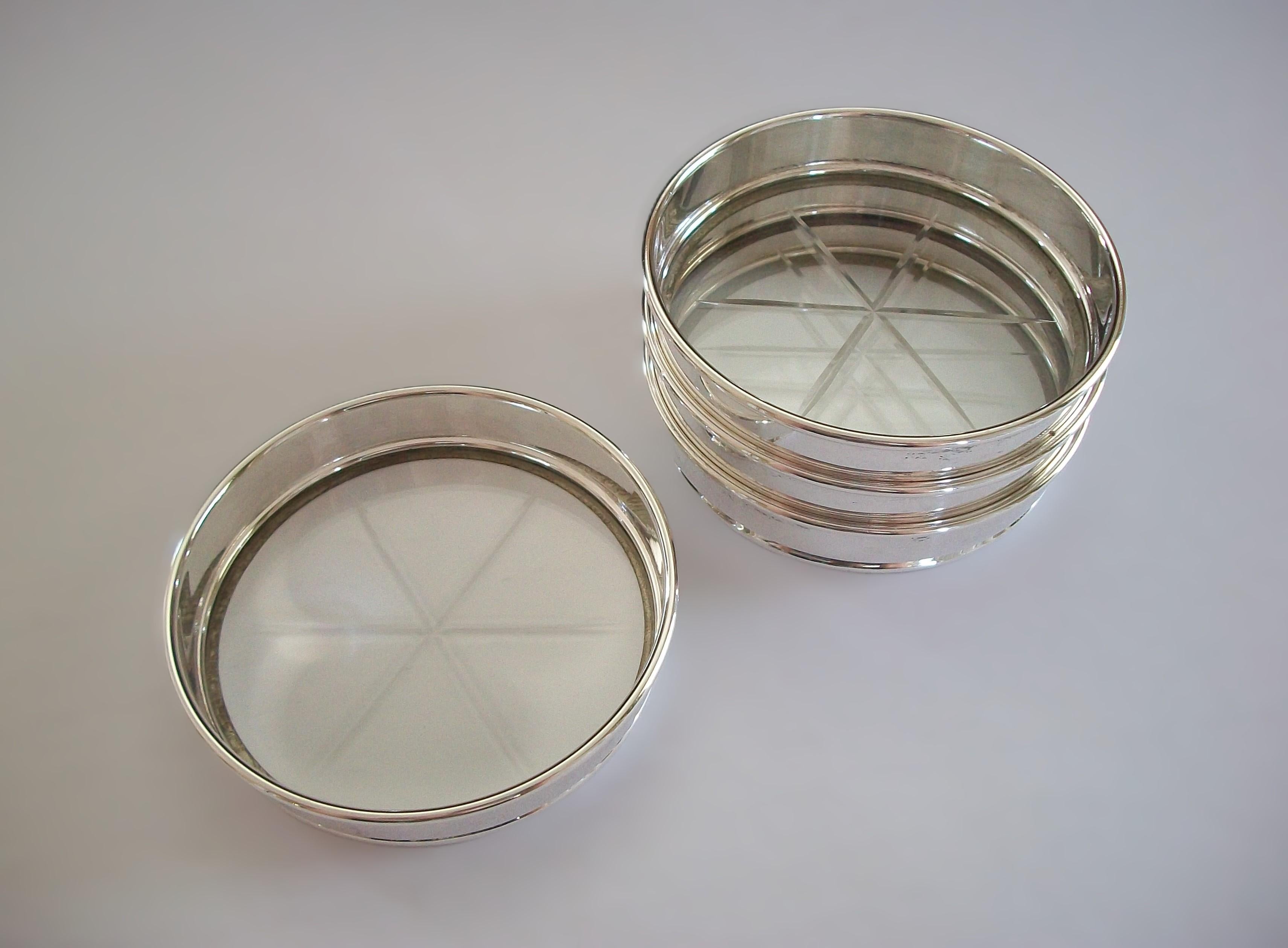 BIRKS - Set of Four Sterling Silver & Cut Glass Coasters - Canada - 20th Century In Good Condition For Sale In Chatham, ON