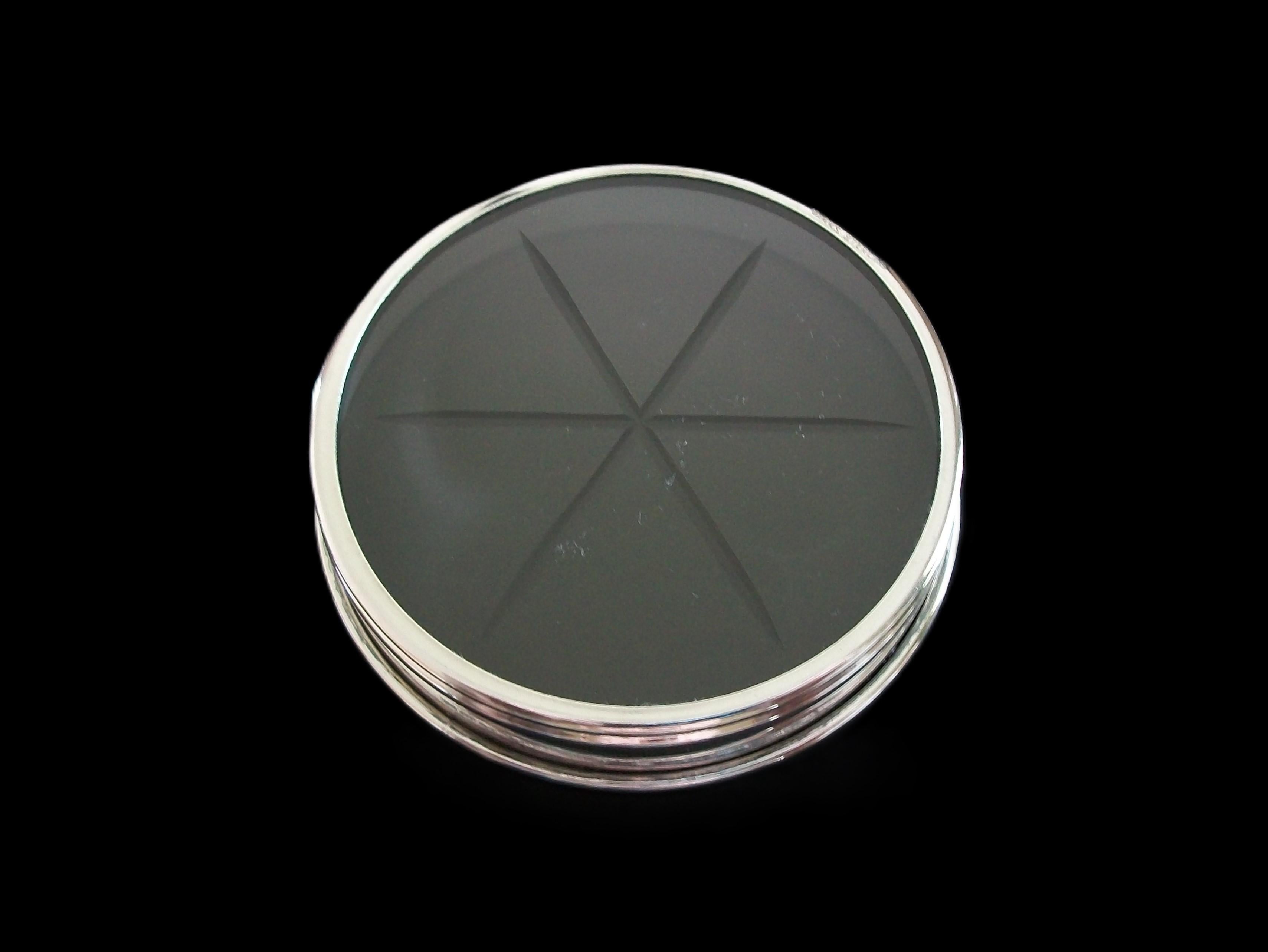 BIRKS - Sterling Silver & Cut Glass Coaster - Canada - Late 20th Century For Sale 3