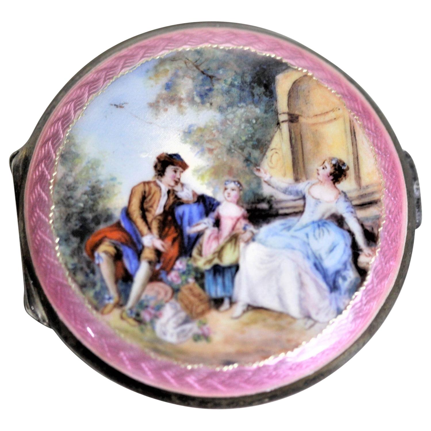 Birks - Poudrier en argent sterling pour femmes avec portrait en émail et décoration guillochée en vente