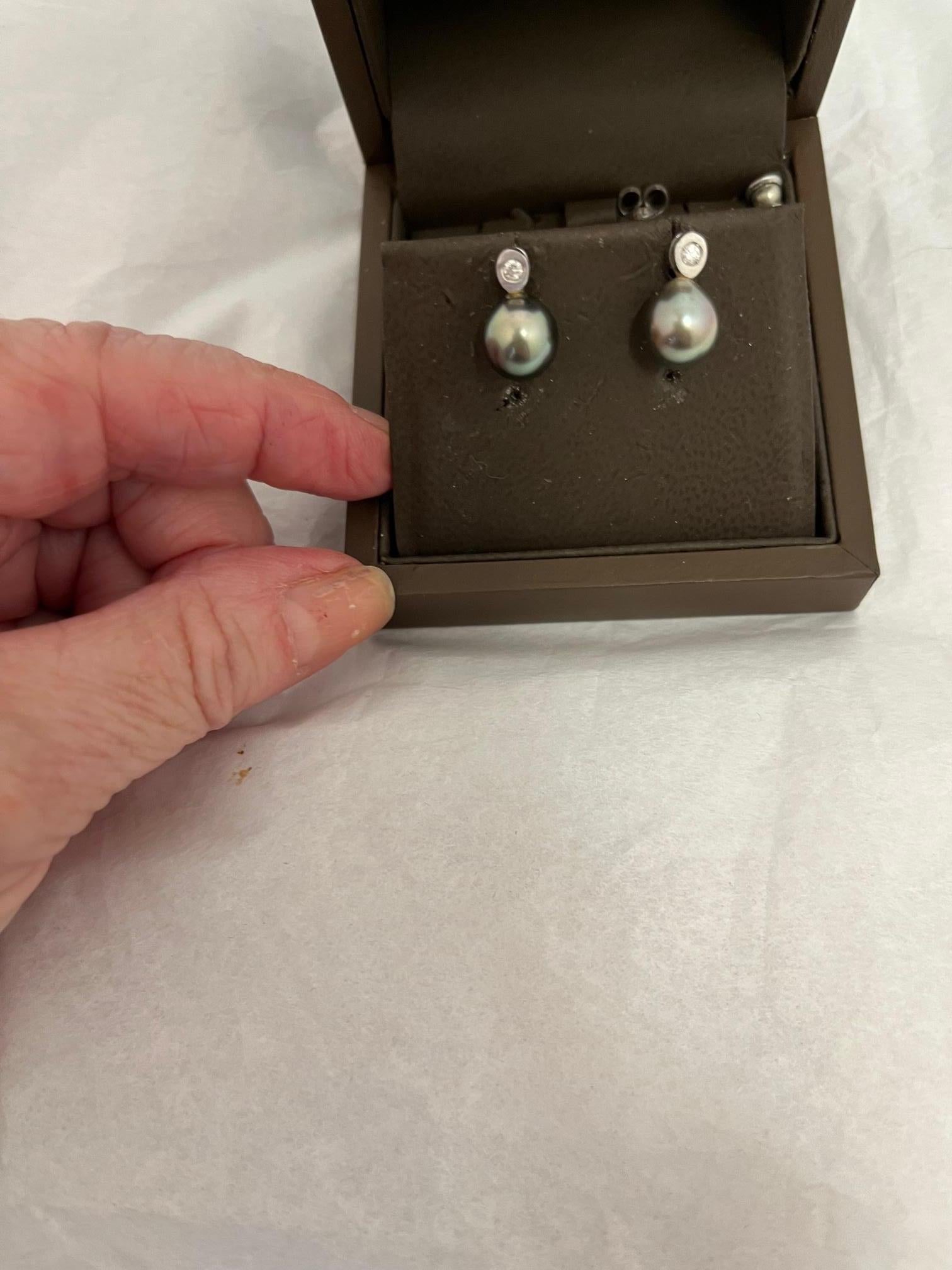 Birks Tahiti-Perle und Diamant-Ohrringe in 18kt Weißgold m/Box (Kissenschliff) im Angebot