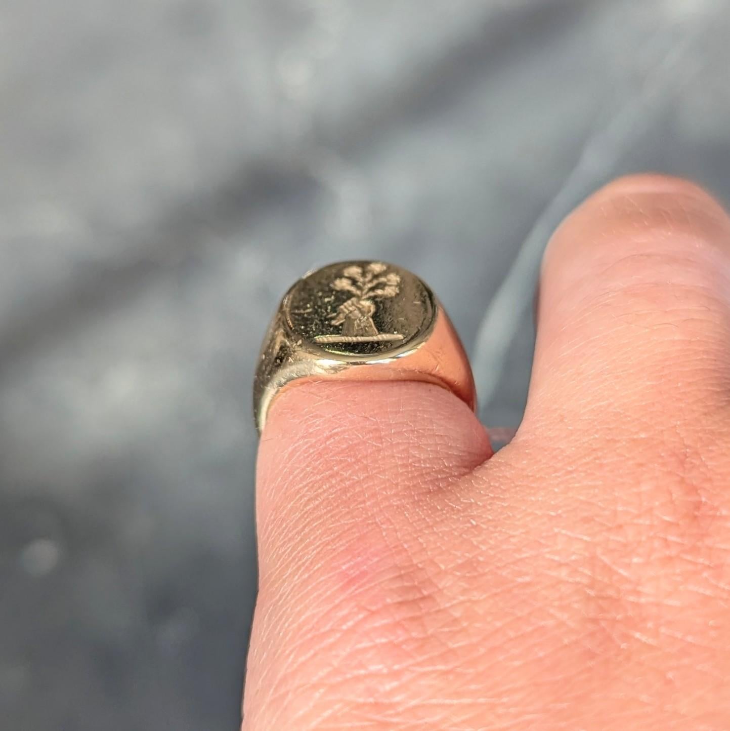 Birks, anello vittoriano in oro giallo 14 carati, antico e unisex, con incisione a rilievo in vendita 4