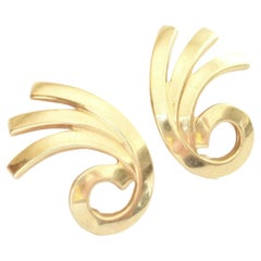 BIRKS - Boucles d'oreilles vintage Nautilus en or jaune 14 carats - Canada - Milieu du XXe siècle