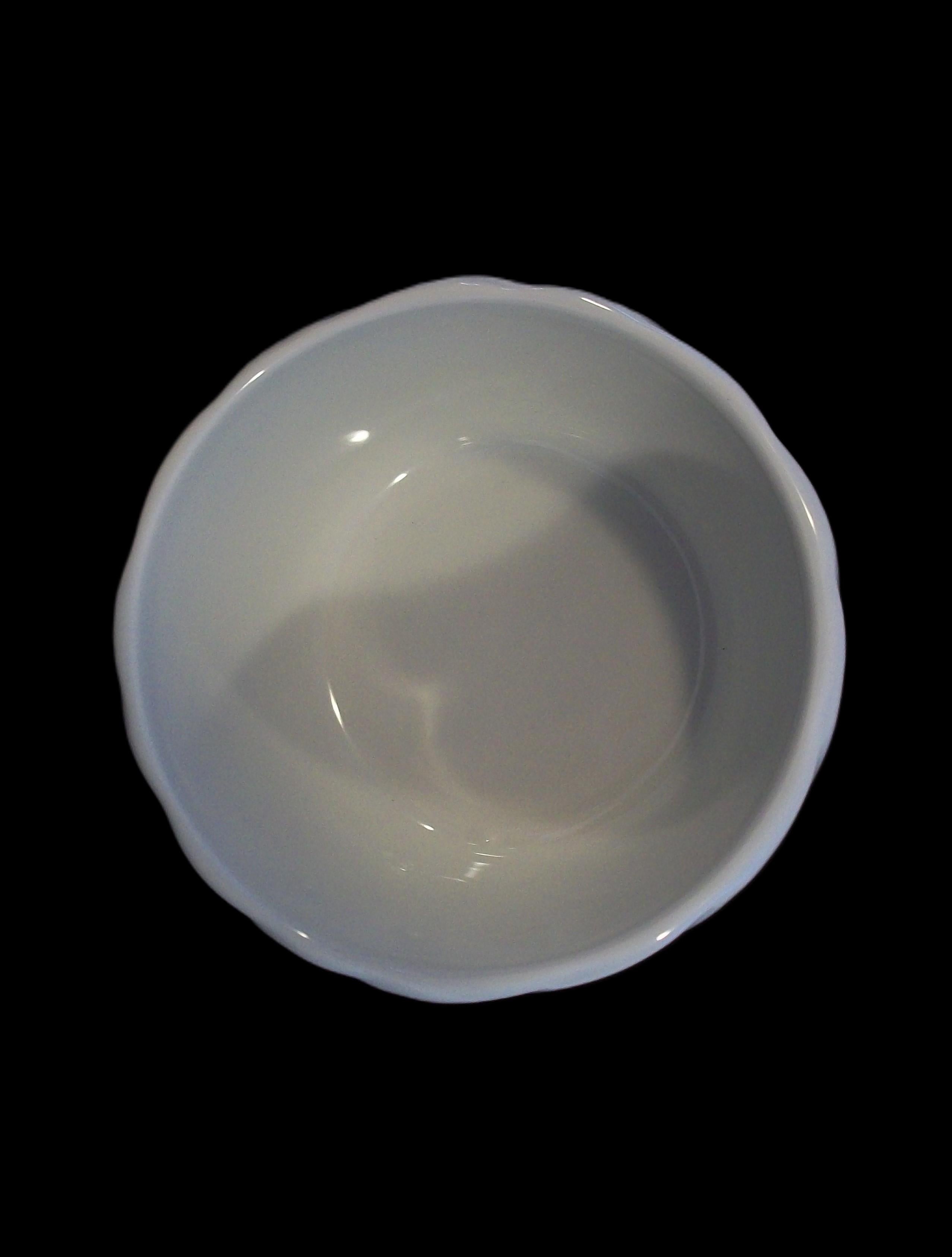 XX secolo Birks - Scatola e coperchio in maiolica d'epoca - Italia - CIRCA 1980 in vendita