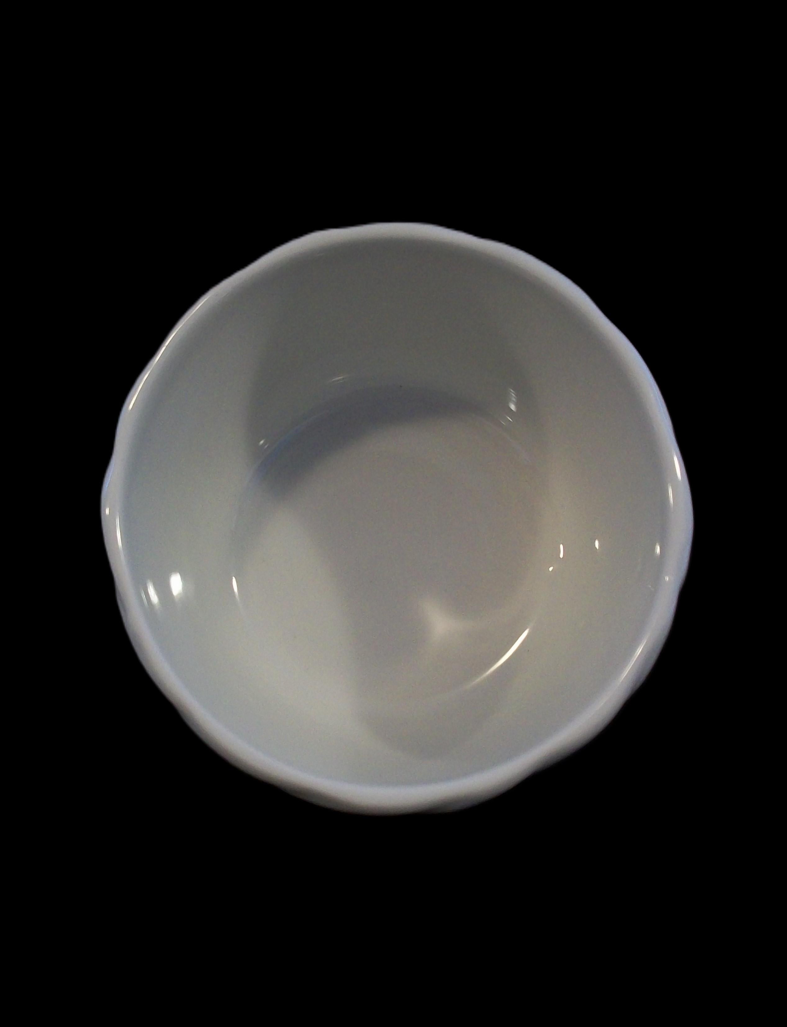 Ceramica Birks - Scatola e coperchio in maiolica d'epoca - Italia - CIRCA 1980 in vendita