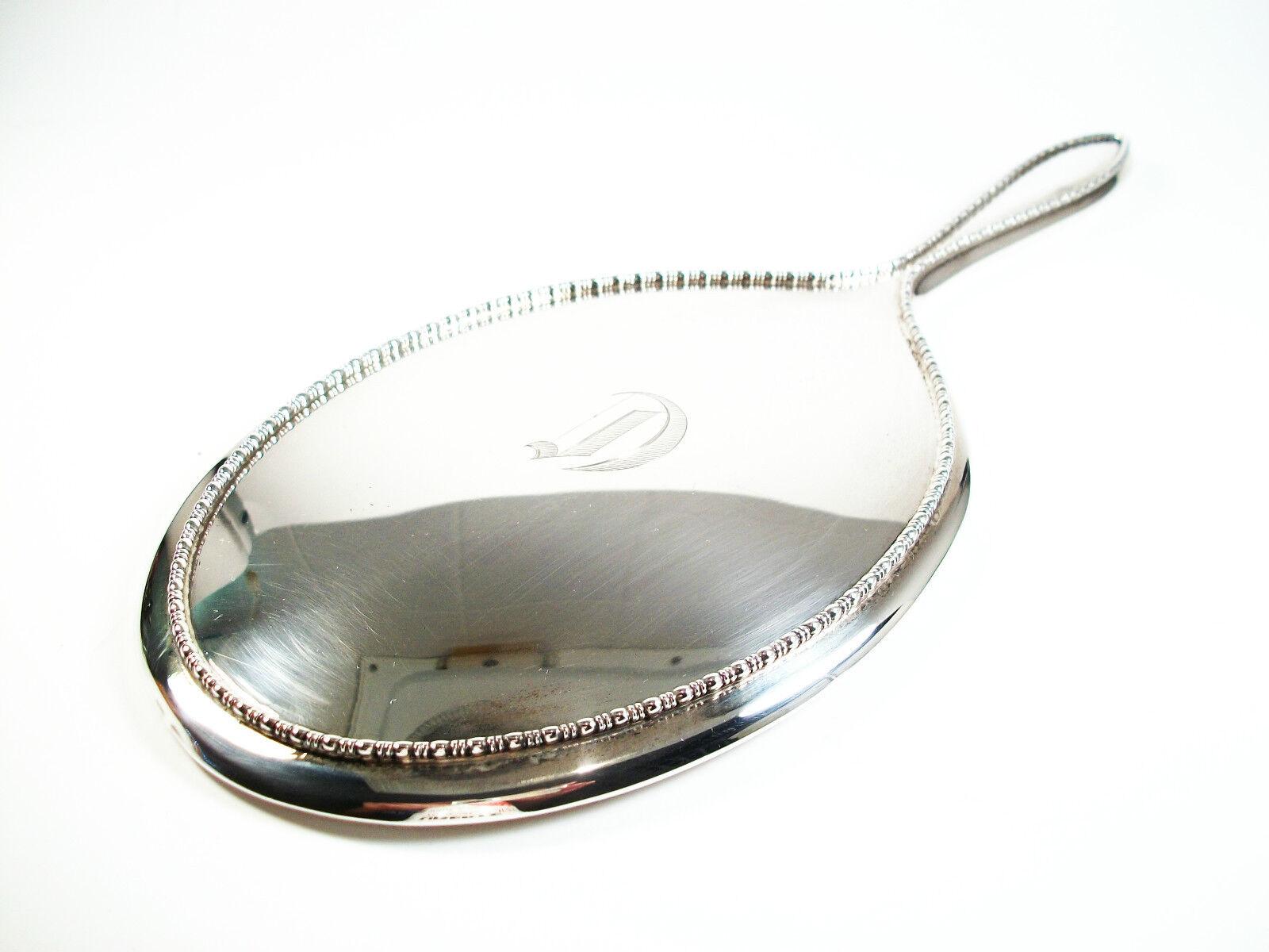 Birks, Vintage Sterling Silver Hand Mirror, D Monogram, Canada, 20th Century In Good Condition For Sale In Chatham, ON