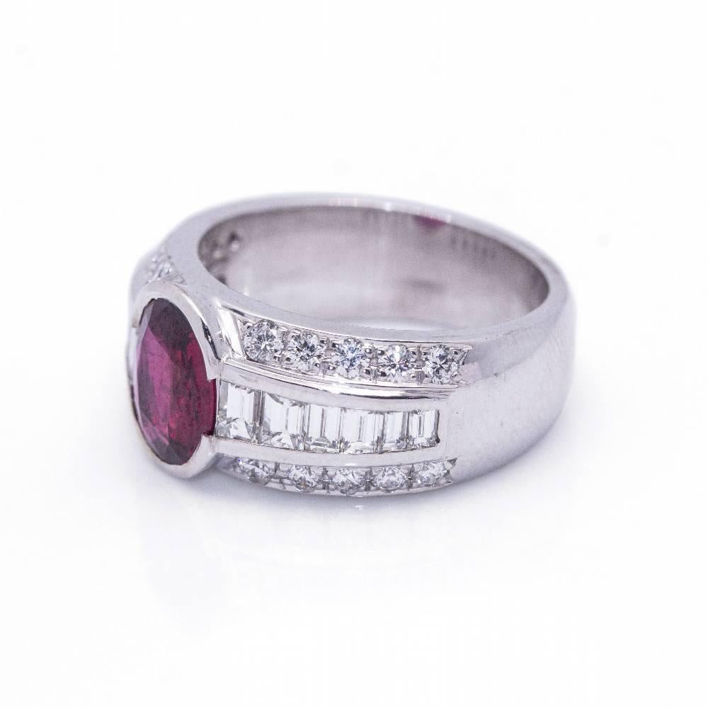 BIRMANIA White Gold and Ruby Ring In Excellent Condition For Sale In BARCELONA, ES