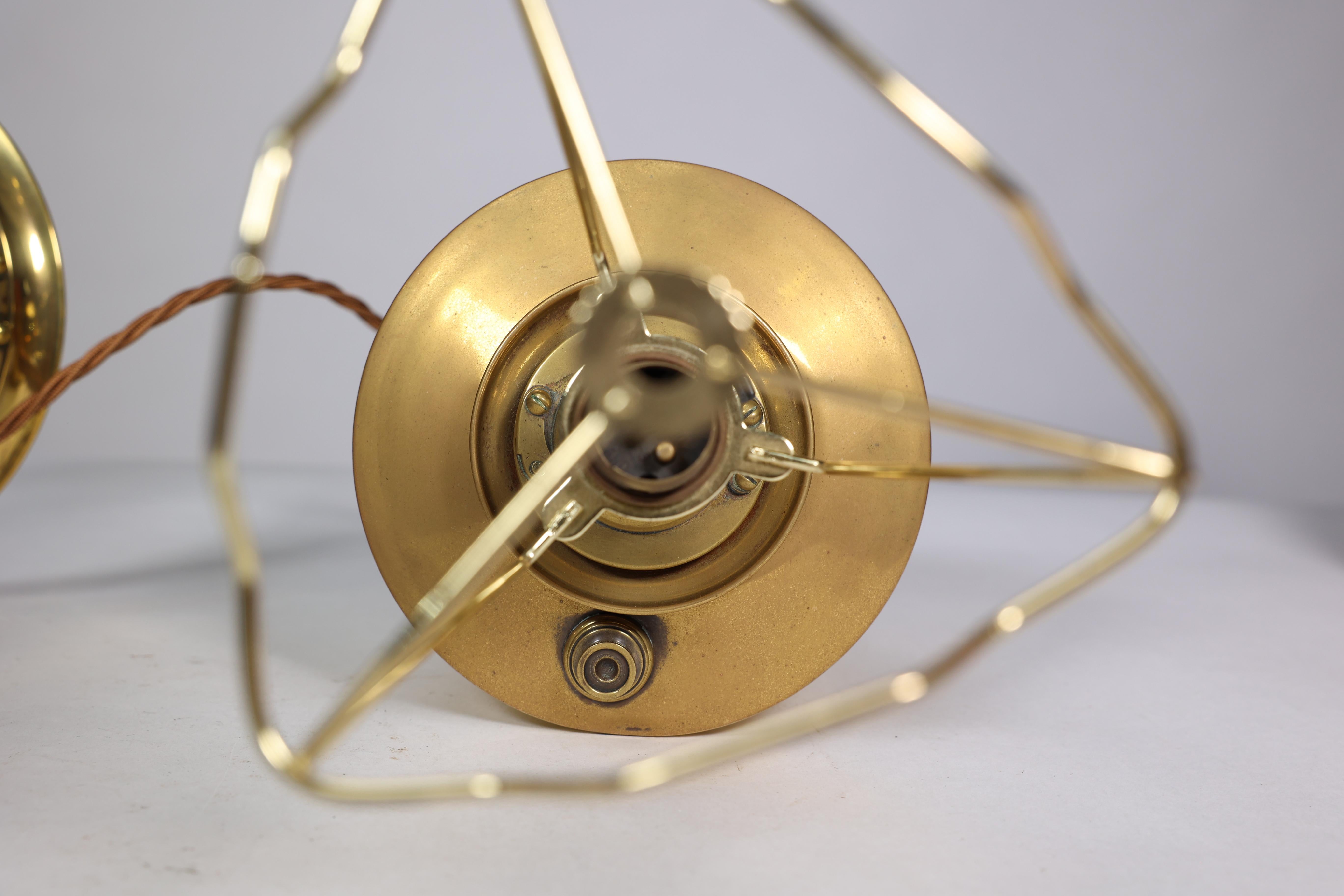Arthur Dixon Birmingham Guild of Handicraft. Rare Arts & Crafts brass table lamp For Sale 4