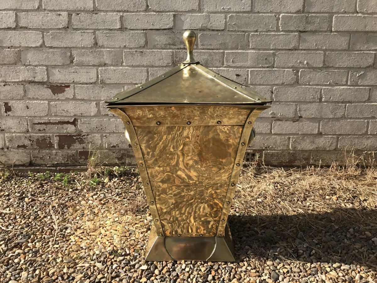 Birmingham Guild of Handicraft, attributed, An Art & Crafts, Brass Coal Bucket. For Sale 1