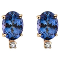 Birthstone-Ohrringe mit Blaubeer Tansanit und nudefarbenen Diamanten in 14K