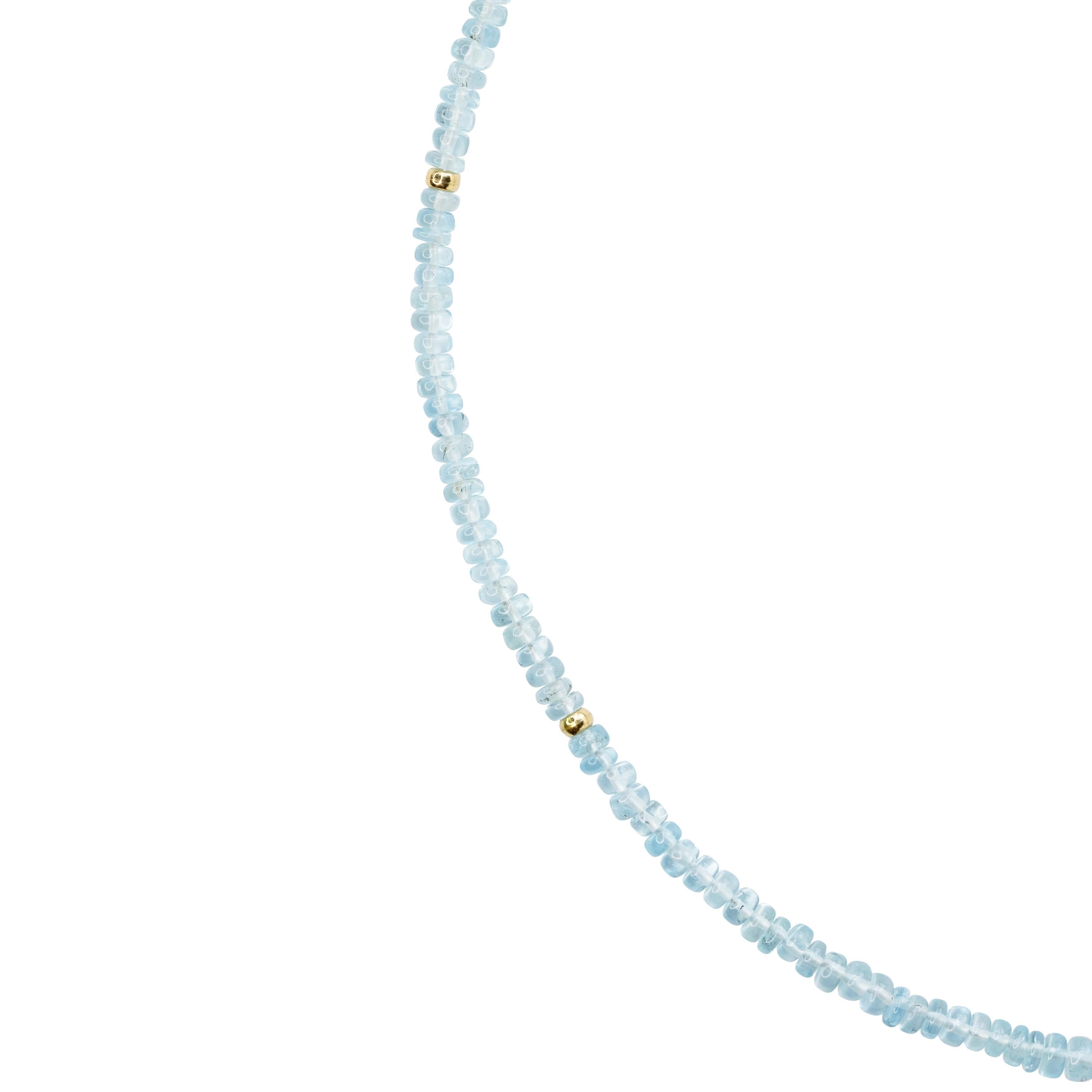 Un sussurro di cielo oceanico, cristallizzato, la Collana Acquamarina Birthstone March cattura la serena bellezza delle acque tranquille in forma di gemma sfaccettata a mano. Delicate perle di acquamarina, ognuna traslucida e luminosa, sono