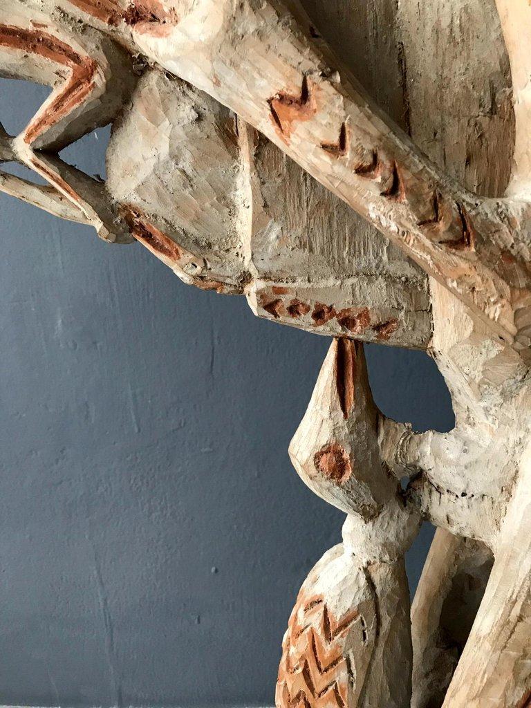 Legno Scultura di palo Bis del popolo Asmat in vendita