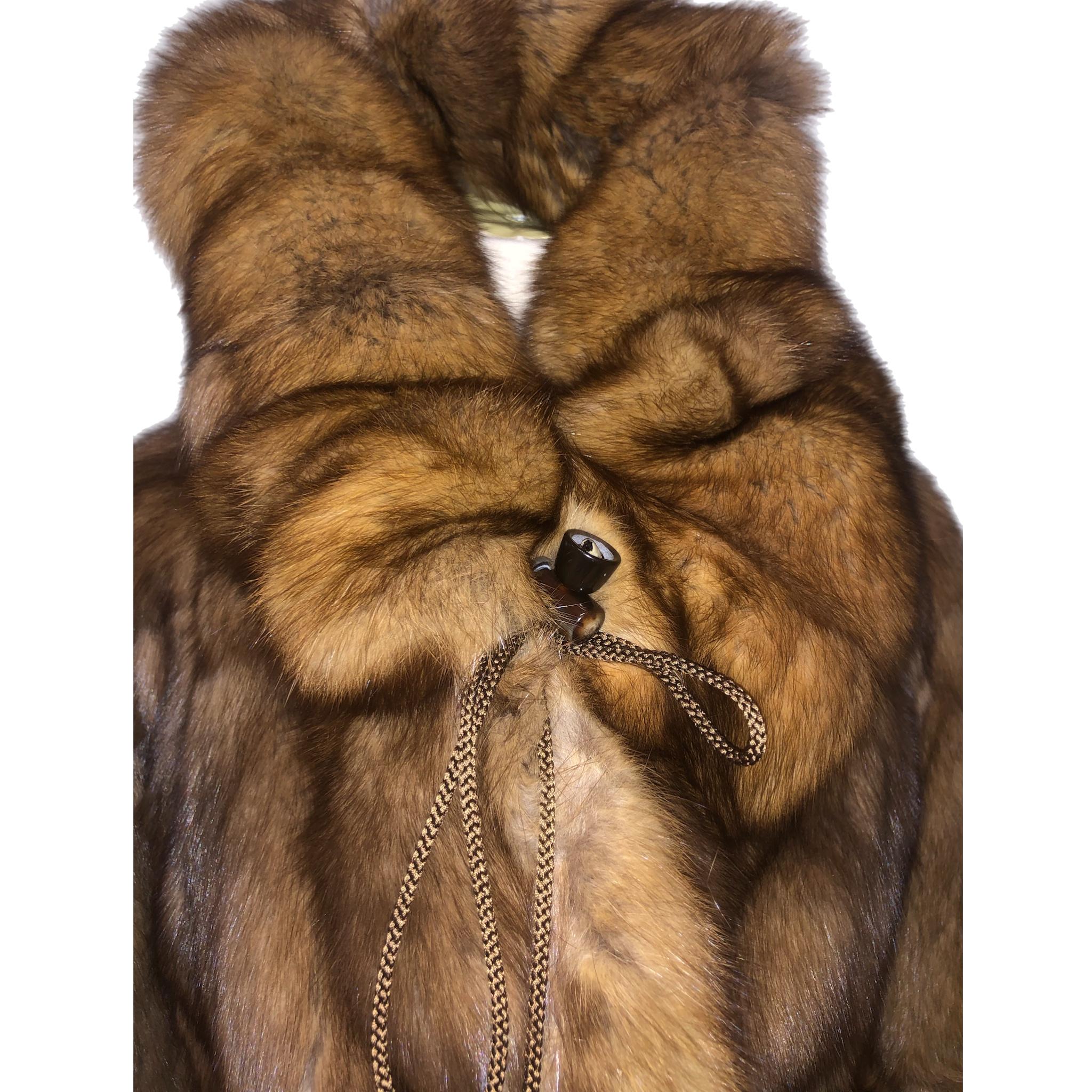 Manteau russe Bisang en fourrure de zibeline taille 14-16 étiquettes 65000$ en vente 5