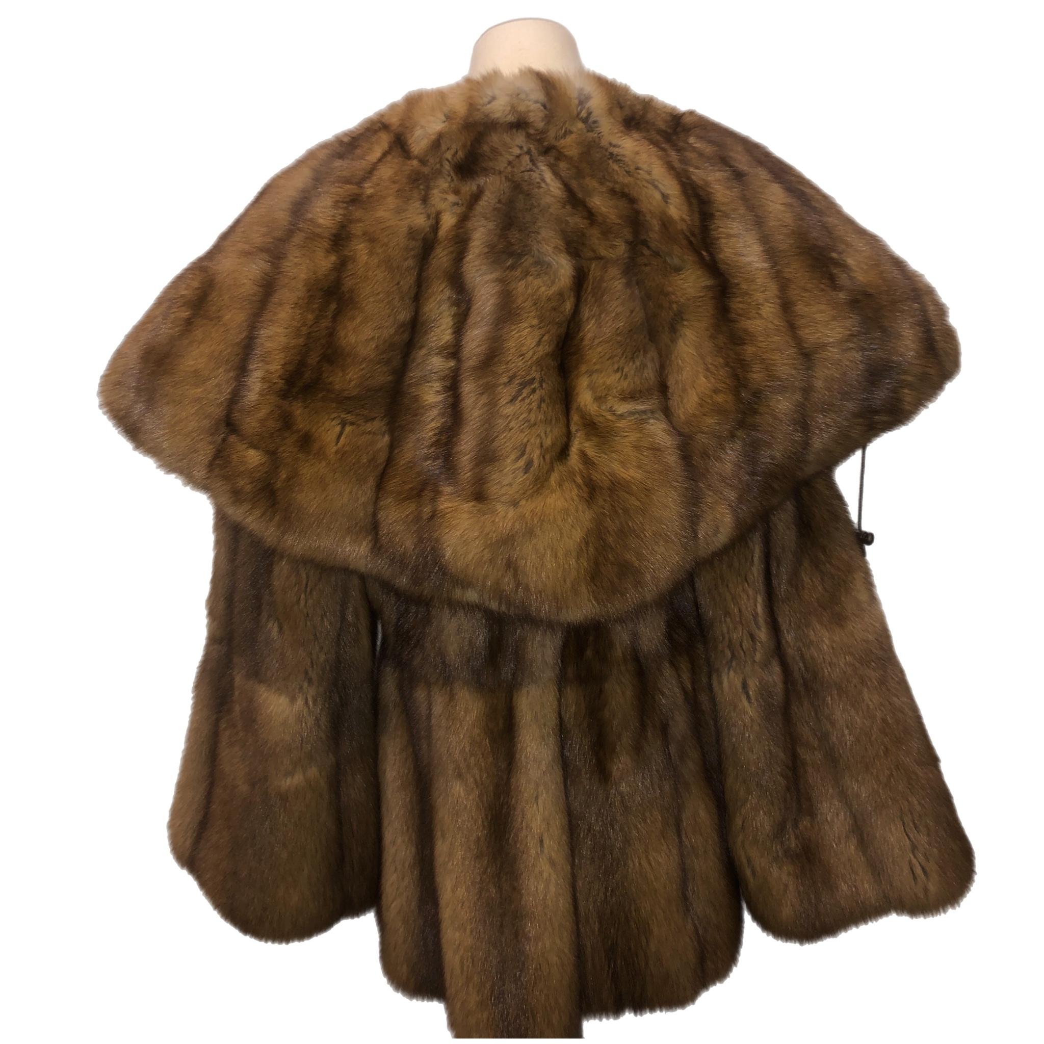 Manteau russe Bisang en fourrure de zibeline taille 14-16 étiquettes 65000$ en vente 7