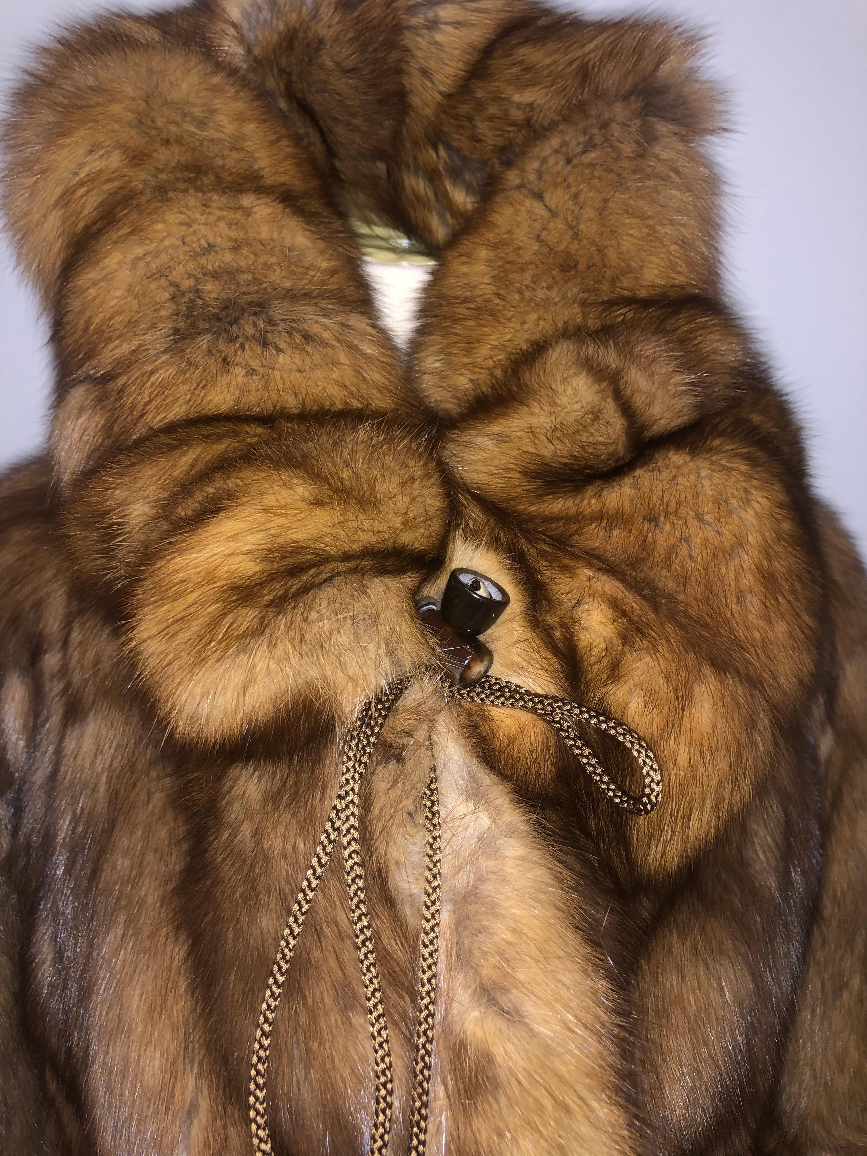 Manteau russe Bisang en fourrure de zibeline taille 14-16 étiquettes 65000$ en vente 10
