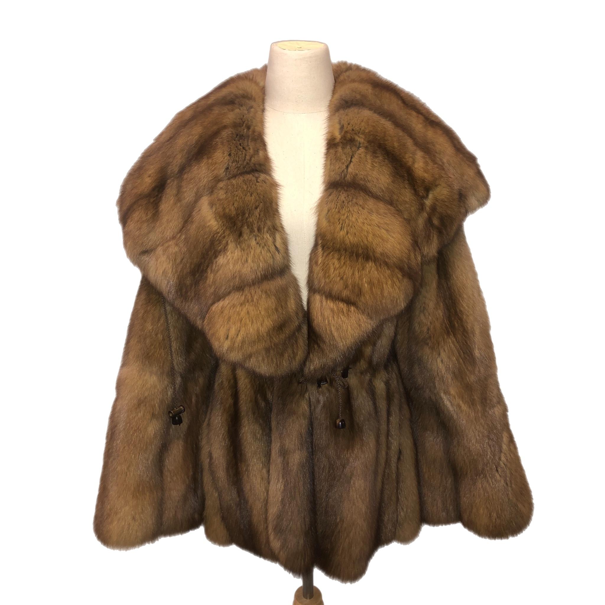 Manteau russe Bisang en fourrure de zibeline taille 14-16 étiquettes 65000$ Pour femmes en vente