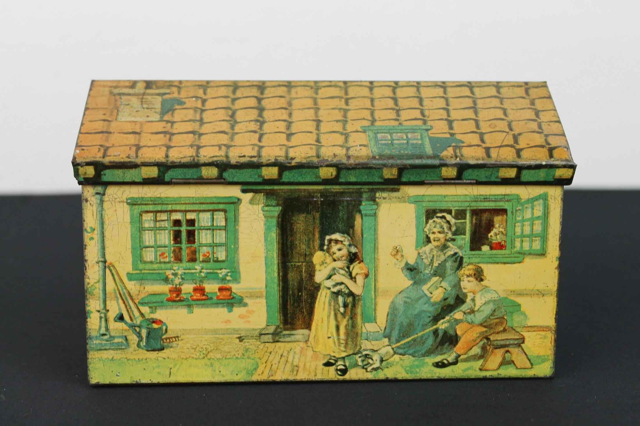 Industriel Maison en étain biscuit, années 1940 en vente