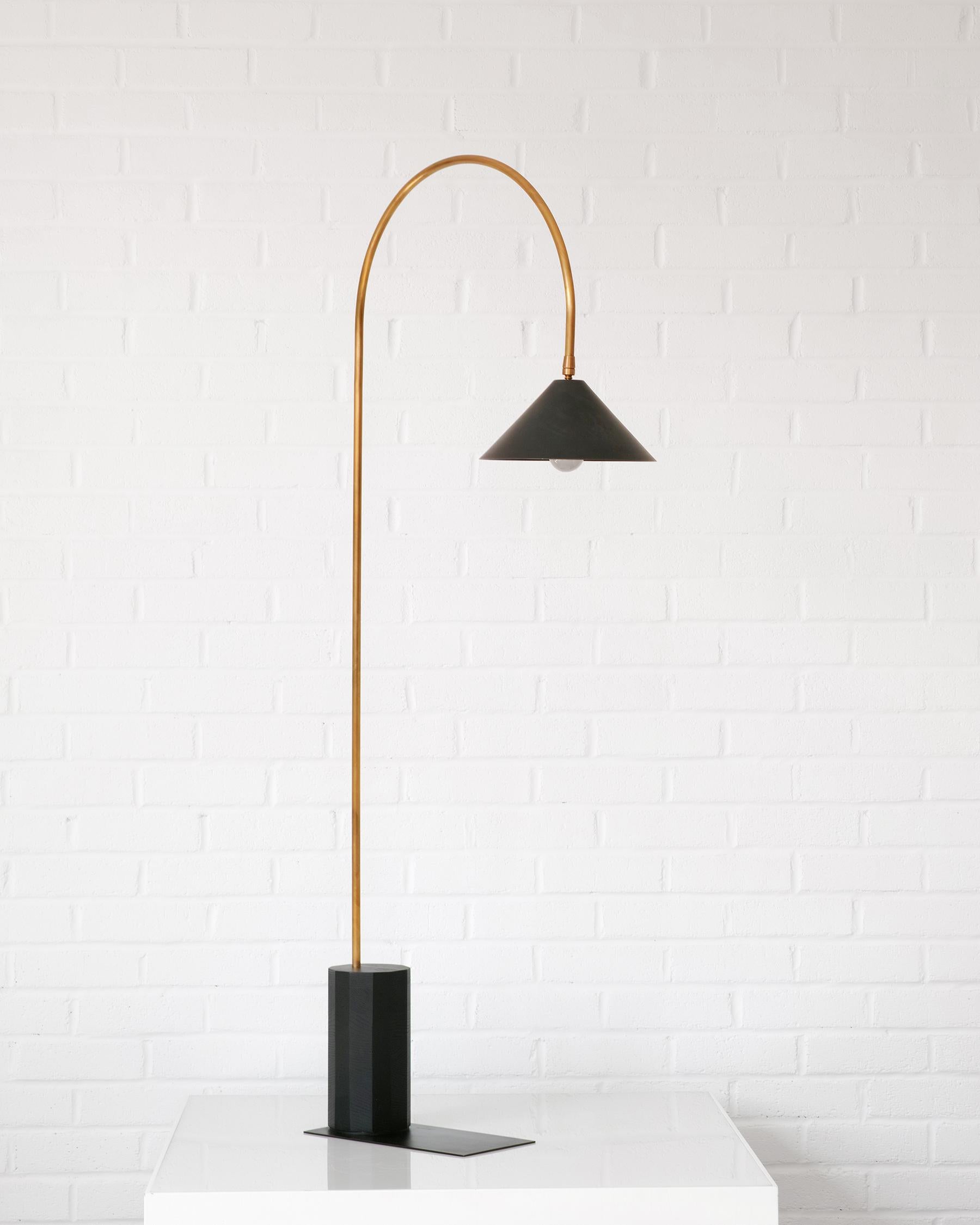 XXI secolo e contemporaneo Lampada da terra BISHOP di John Sorensen-Jolink per Coil + Drift in vendita
