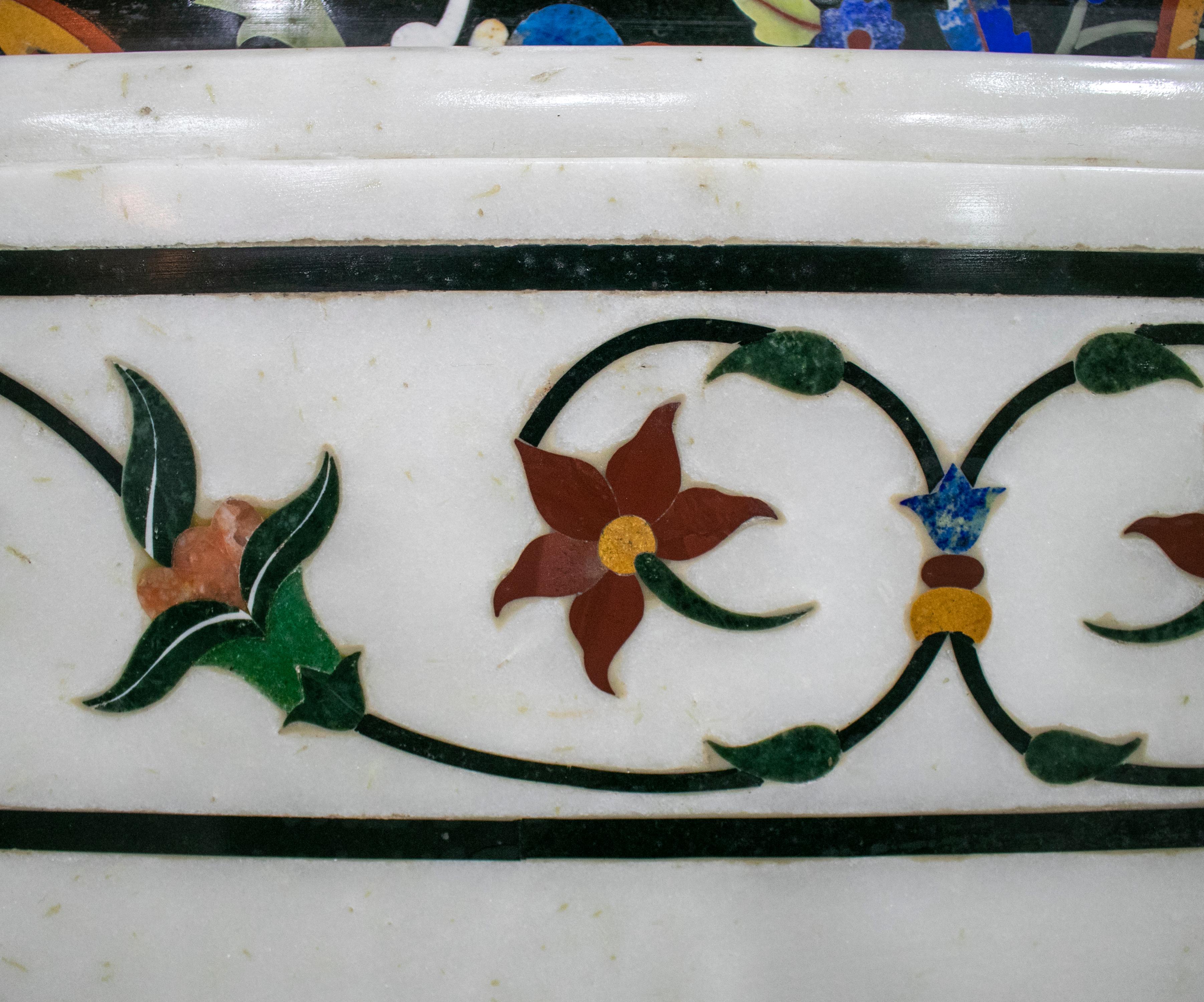 Bismillah Square Pietra Dura Stone Mosaic Inlay White Marble Table Top In Good Condition For Sale In Marbella, ES