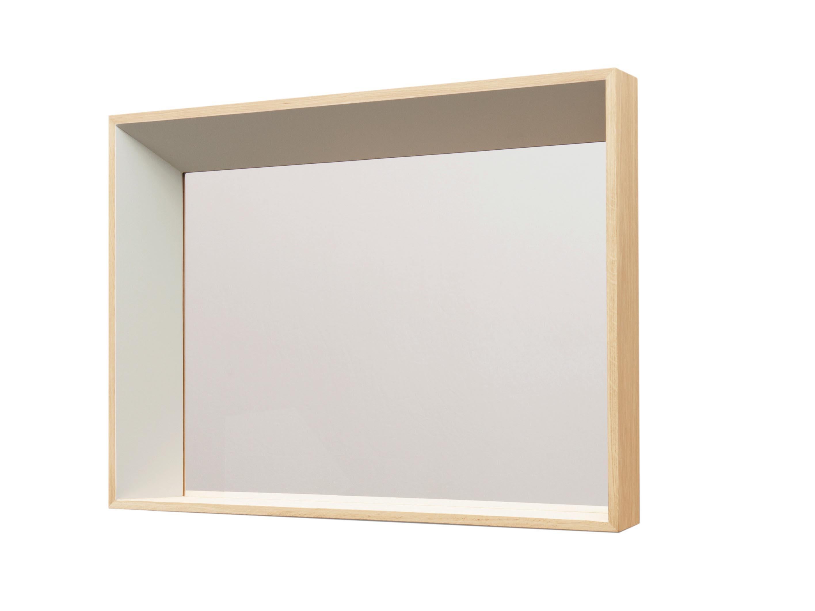 The BISO mirror plays on a perspective effect; 2 sides are bevelled at 45° degrees, giving a depth effect. Available with a right or left version, the BISO mirrors can be displayed by 2, 3 or even 4 to design a quirky window. Its depth enables to
