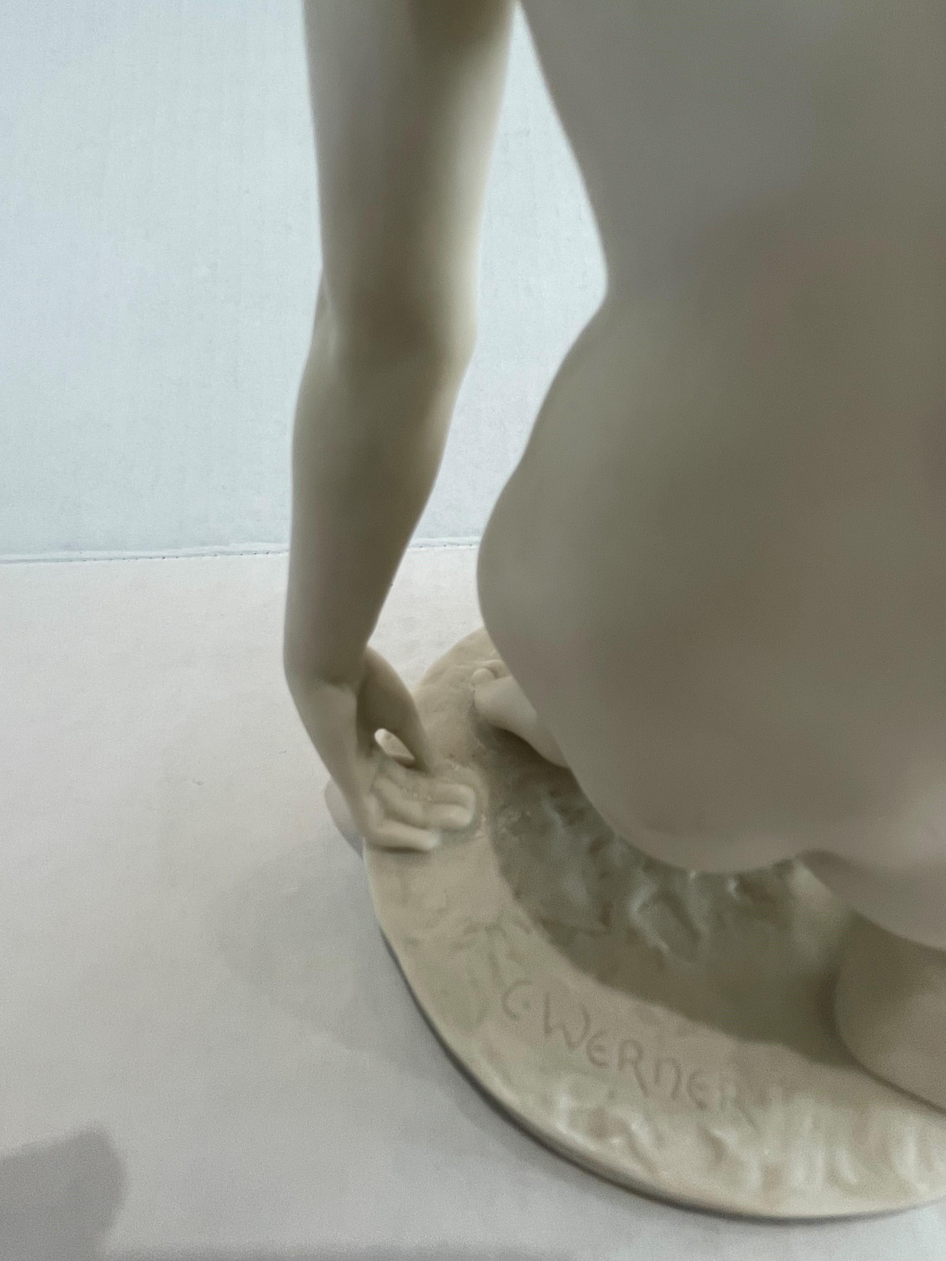 Art déco Figure biscuit d'un nu féminin par Lorenz Hutschenreutner en vente