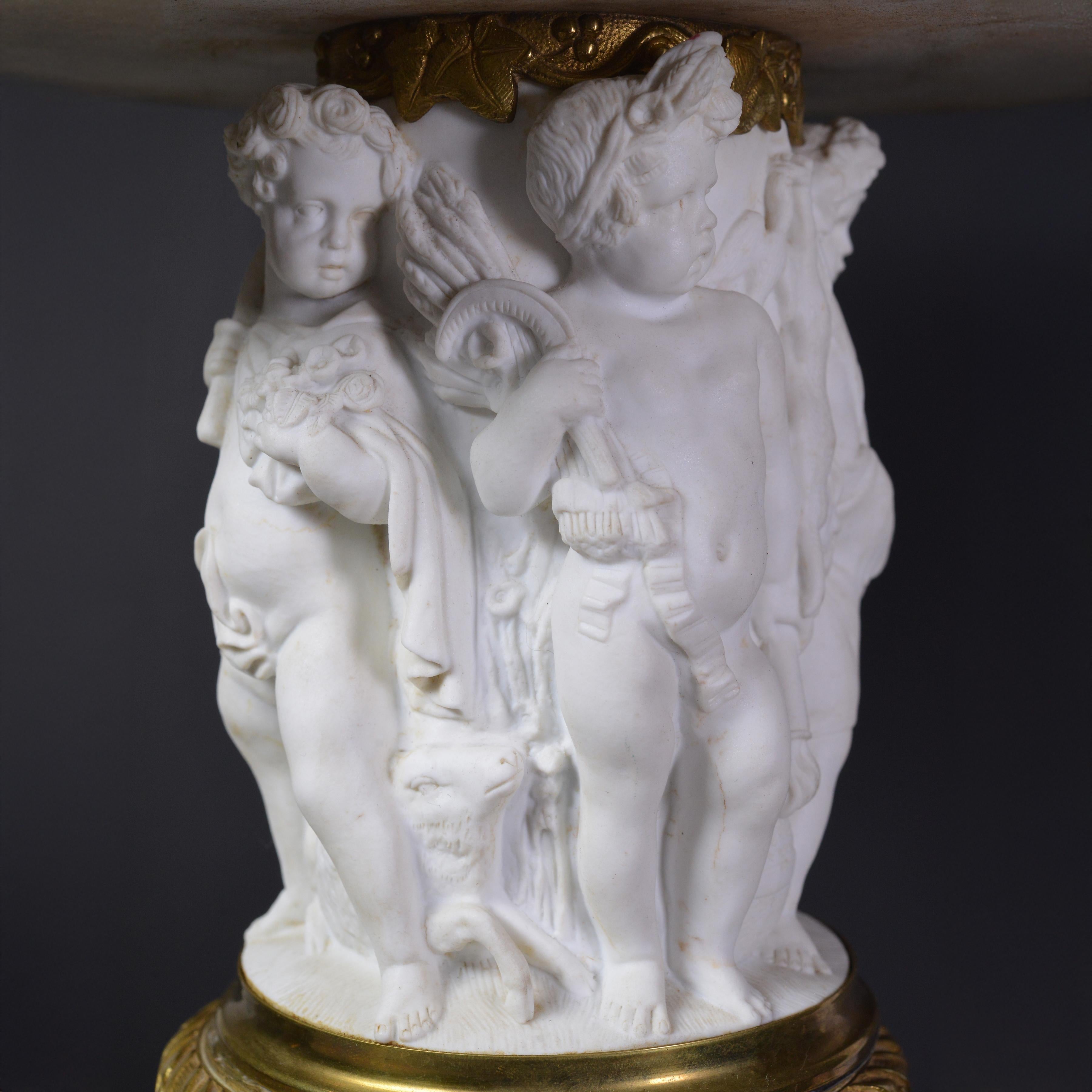 Or Vase en porcelaine biscuit et bronze doré 19ème siècle Allégorie Putti des 4 saisons en vente