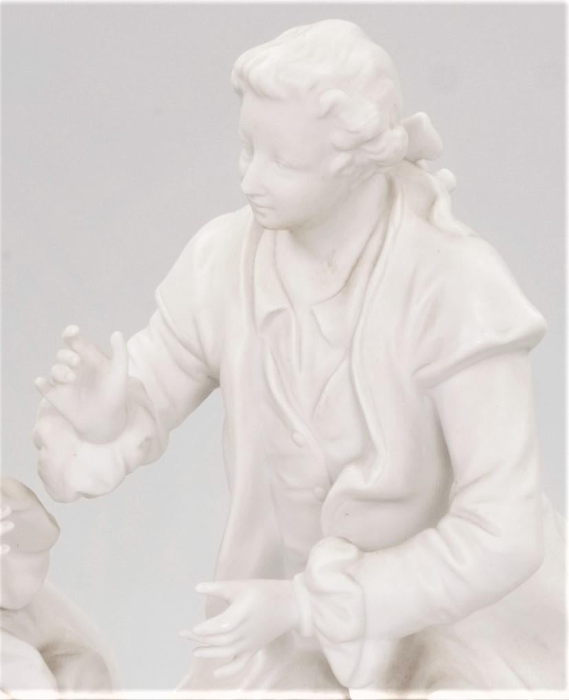 Paar in Gespräch aus antikem Porzellan, Französisch, 19. Jahrhundert (Geformt) im Angebot