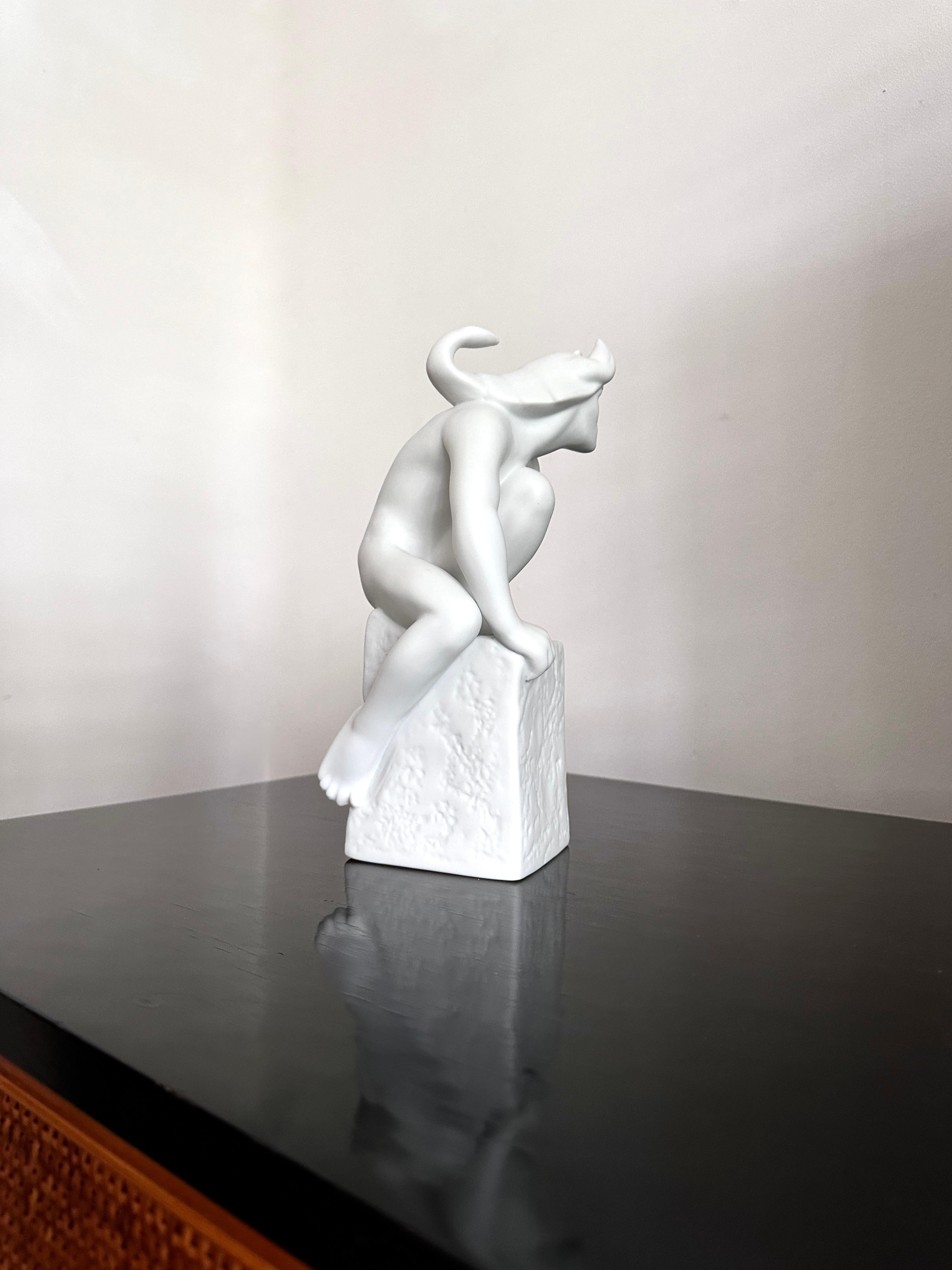 Statua di Scorpione in bisquit di Pia Langelund per Royal Copenhagen In condizioni buone in vendita a Doraville, GA