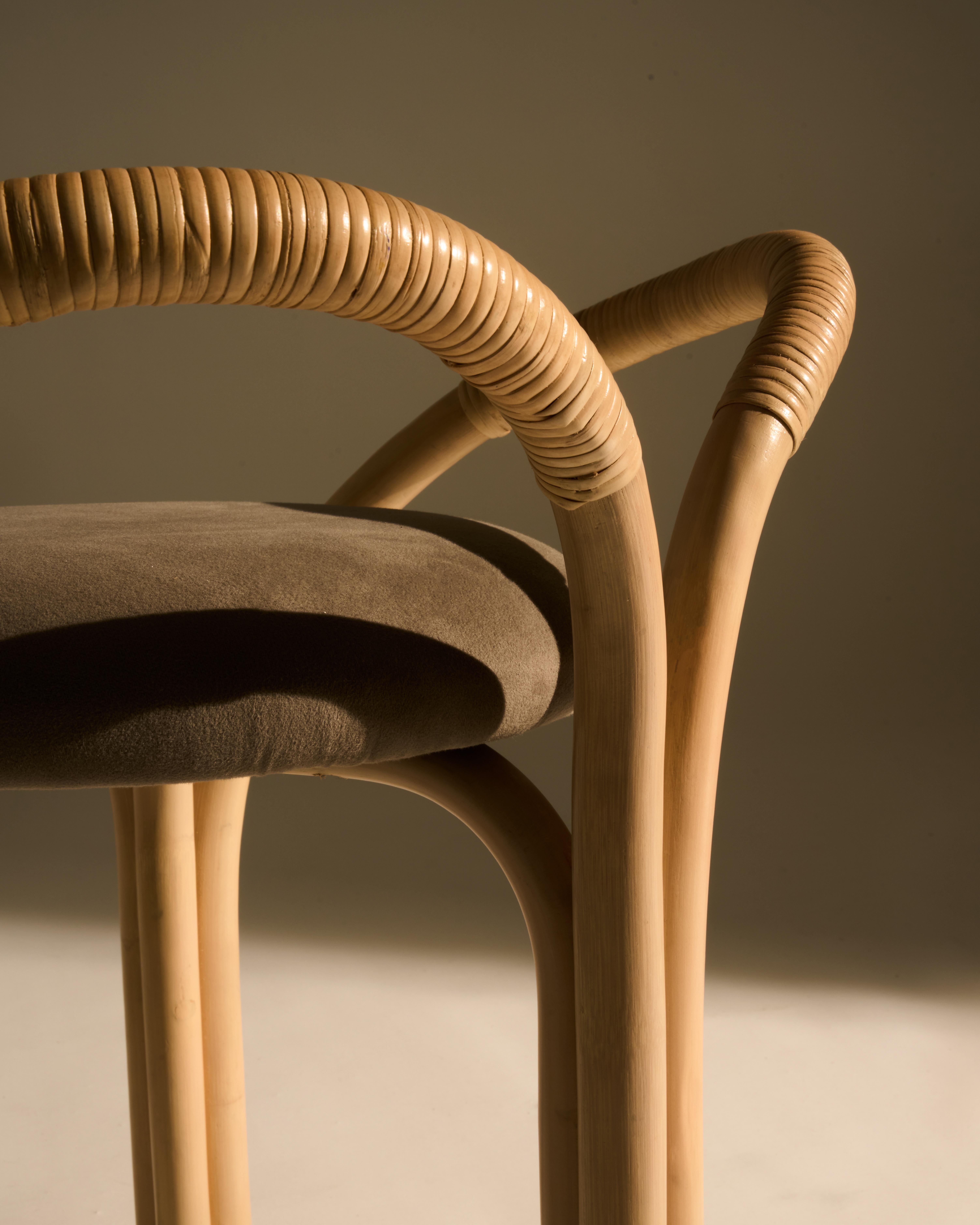 Tappezzeria Sgabello 'Bistra' in rattan laccato naturale di AMDL Circle per Gubi in vendita