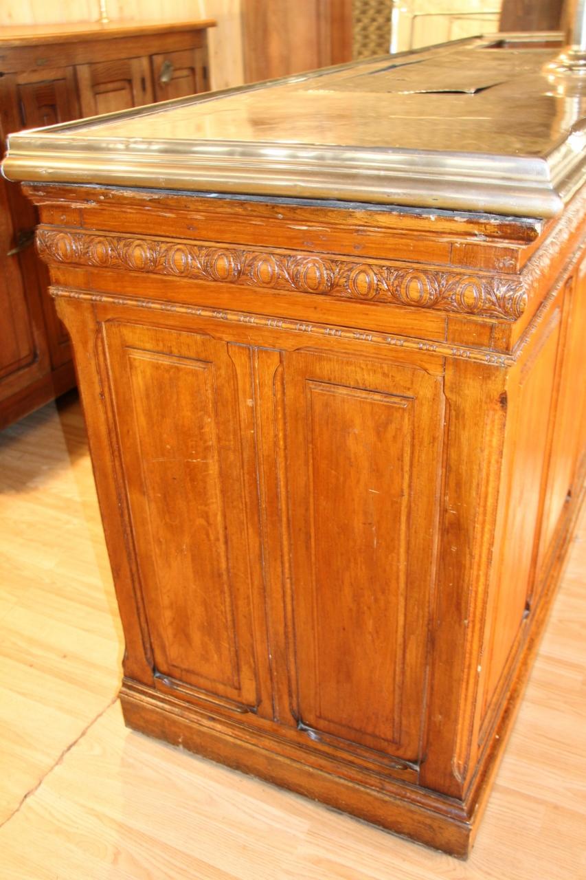 Barra de bar, encimera de zinc de principios del siglo XX con su cristalero en venta 3